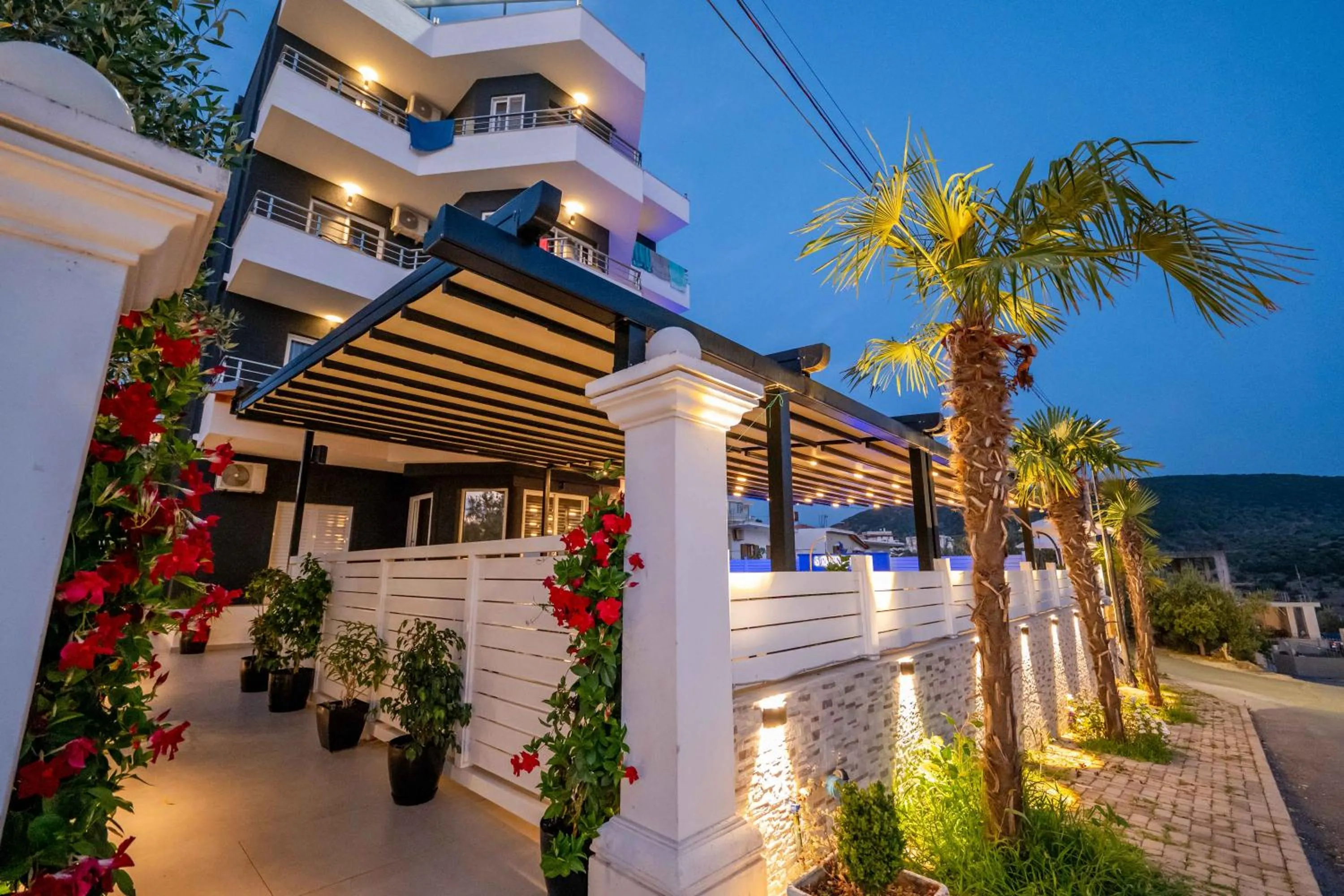 Property building in Sunshine Hotel