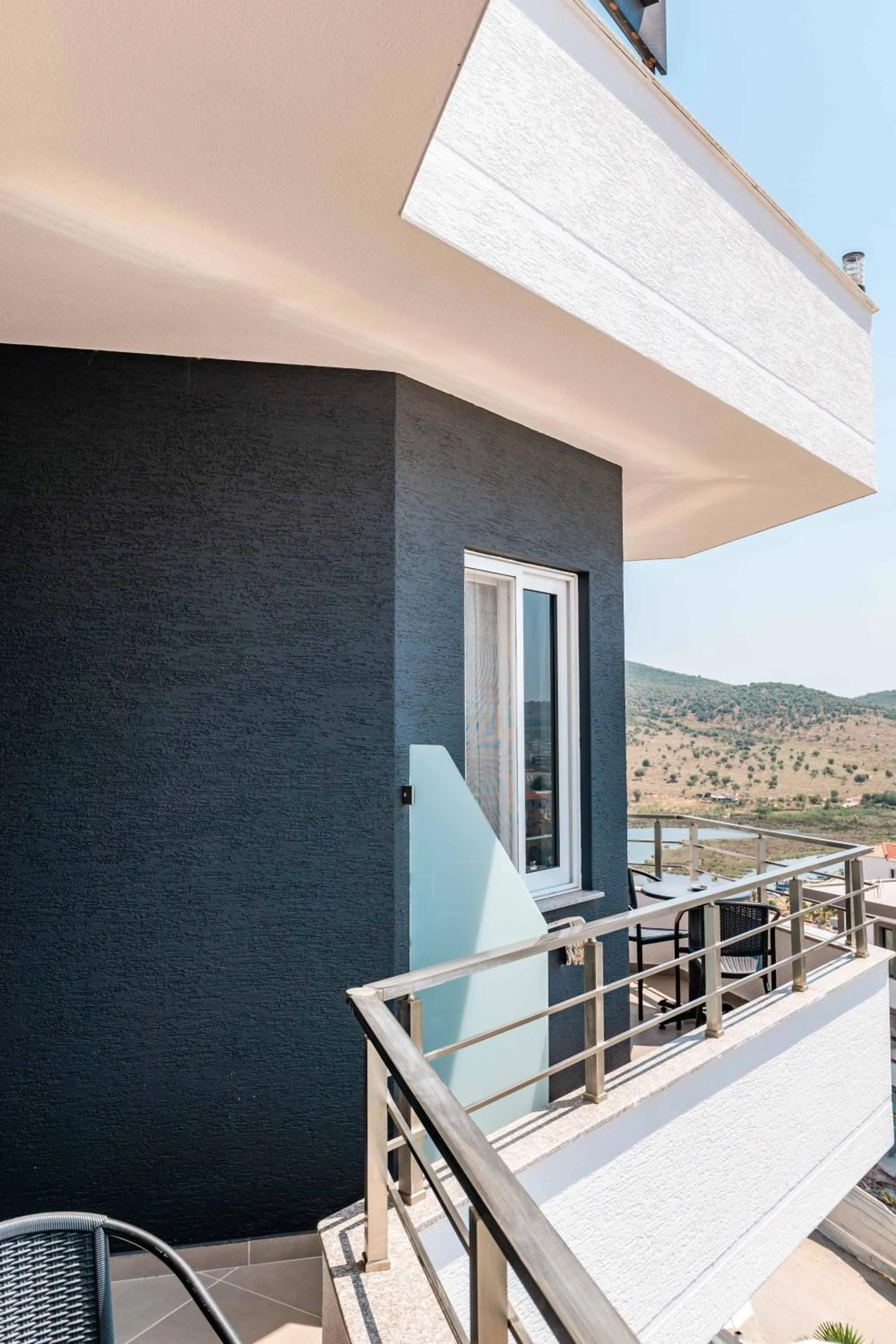 Day in Sunshine Hotel