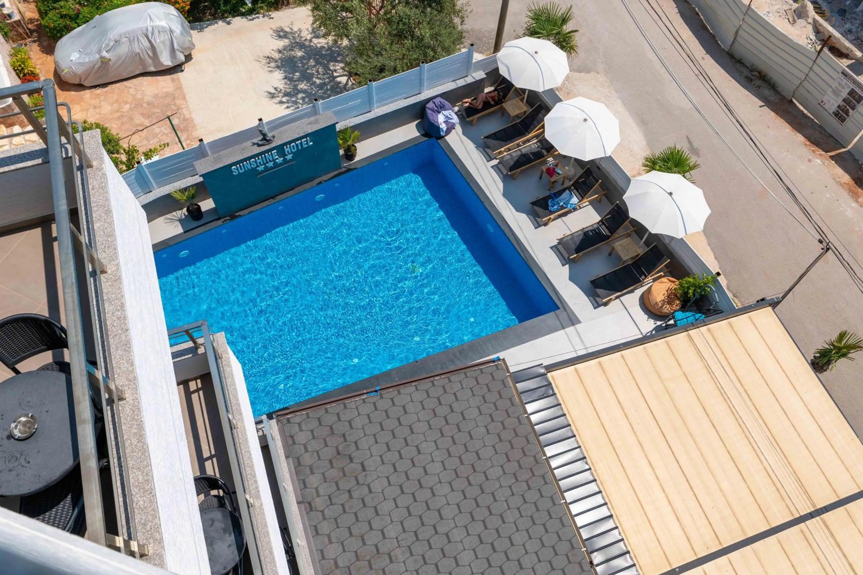 Pool view in Sunshine Hotel