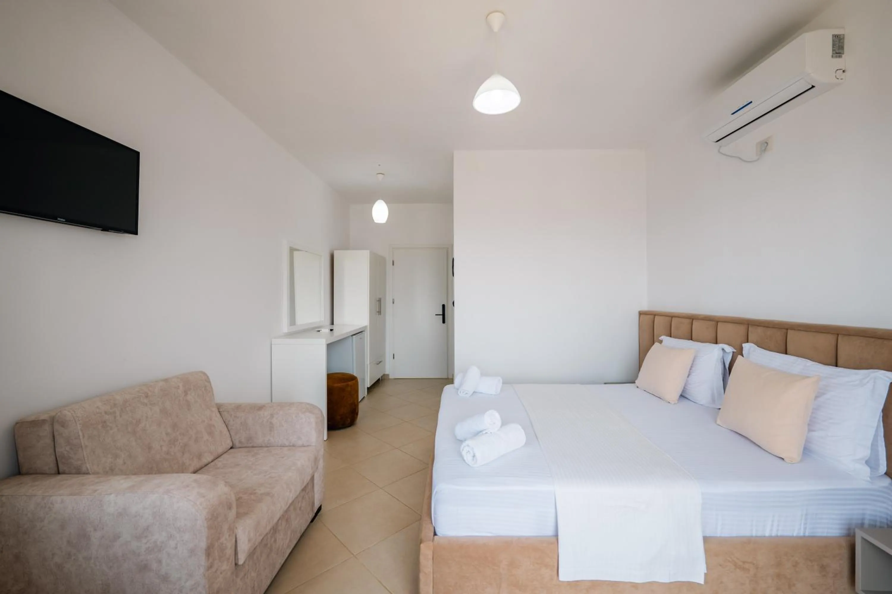 Bed in Sunshine Hotel