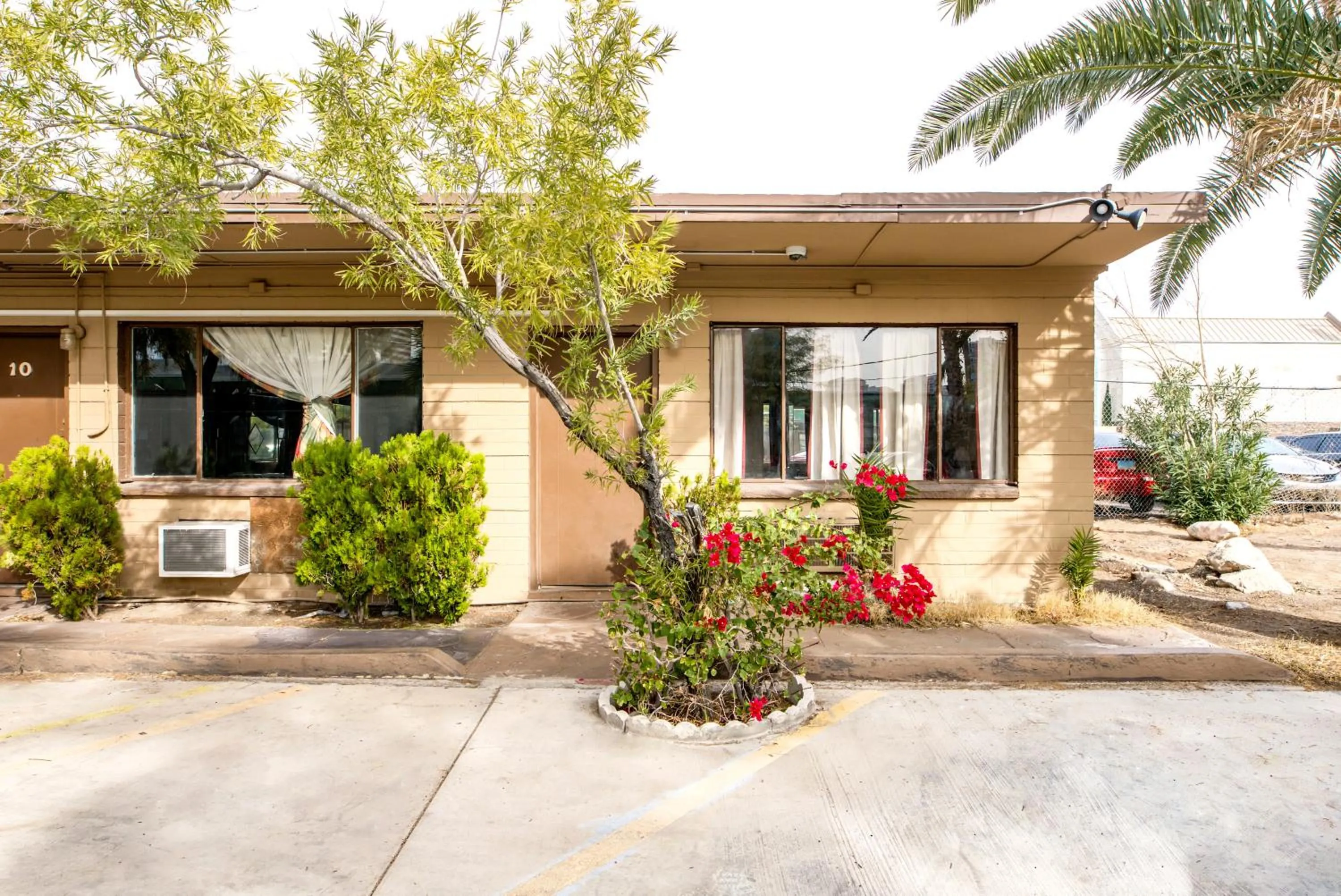 Facade/entrance in OYO Oasis Motel Las Vegas I-15