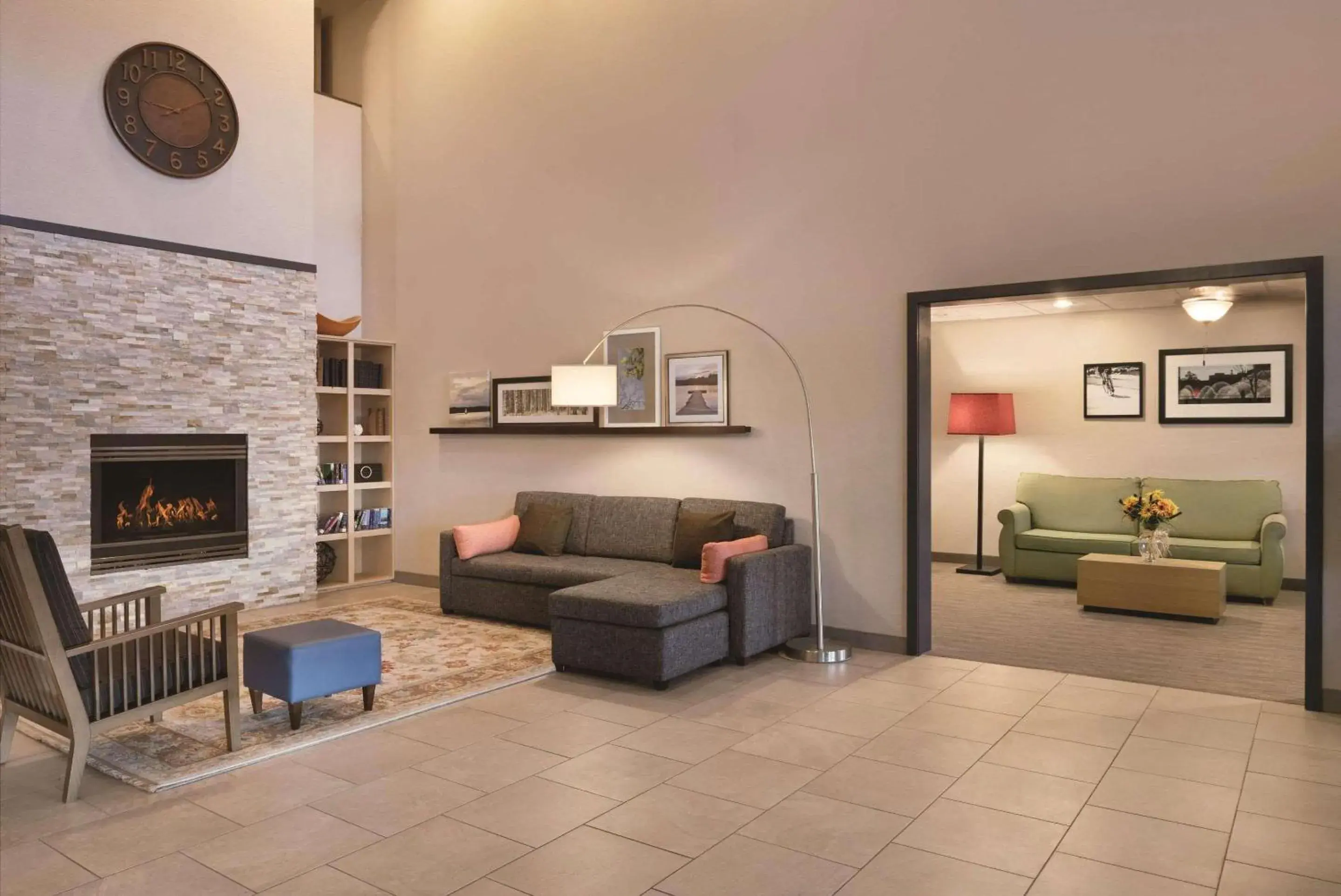 Lobby or reception in Country Inn & Suites by Radisson, Germantown, WI Lobby or reception in Country Inn & Suites by Radisson, Germantown, WI