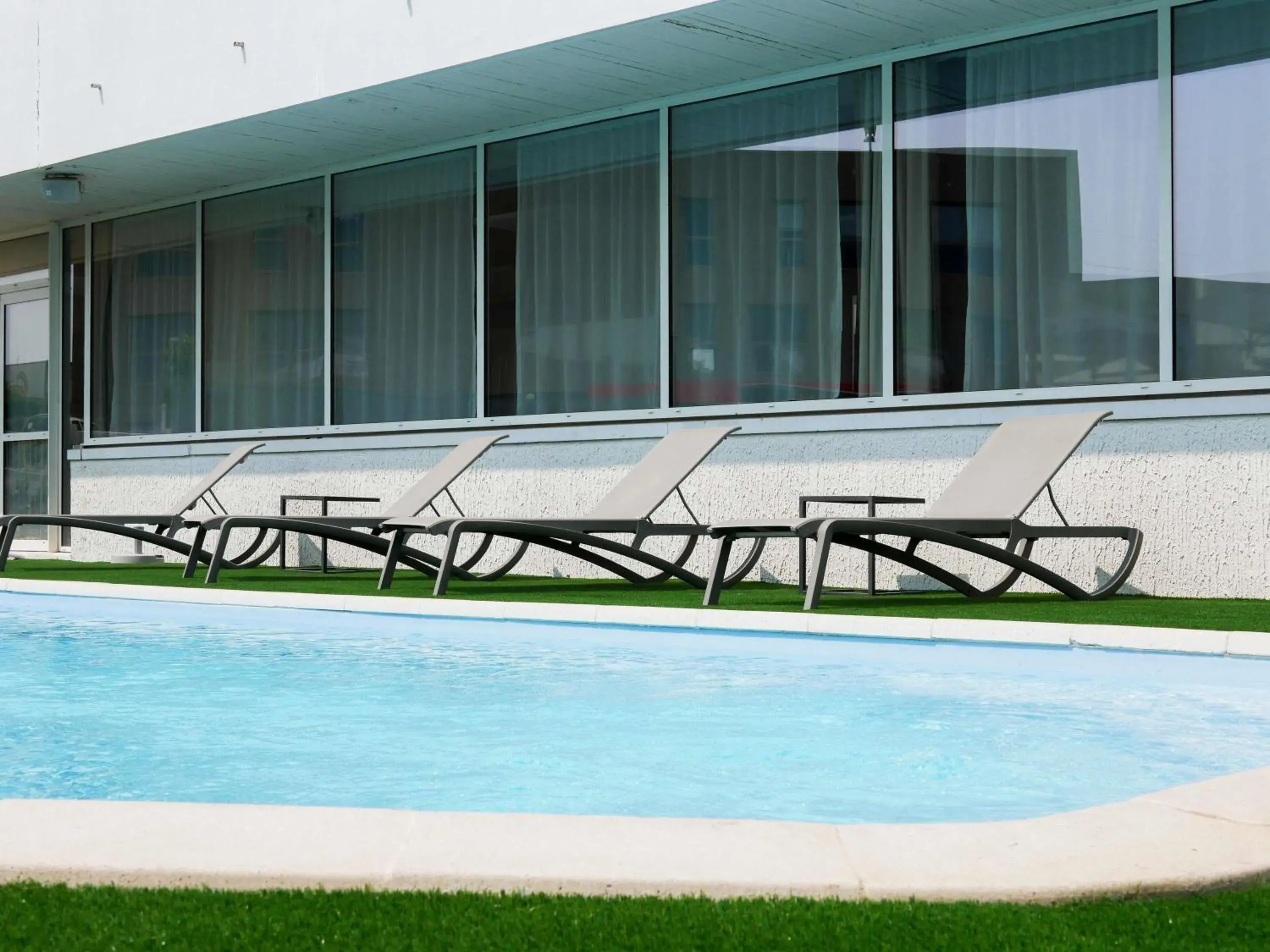 Pool view in ibis Styles Poitiers Nord Pool view in ibis Styles Poitiers Nord