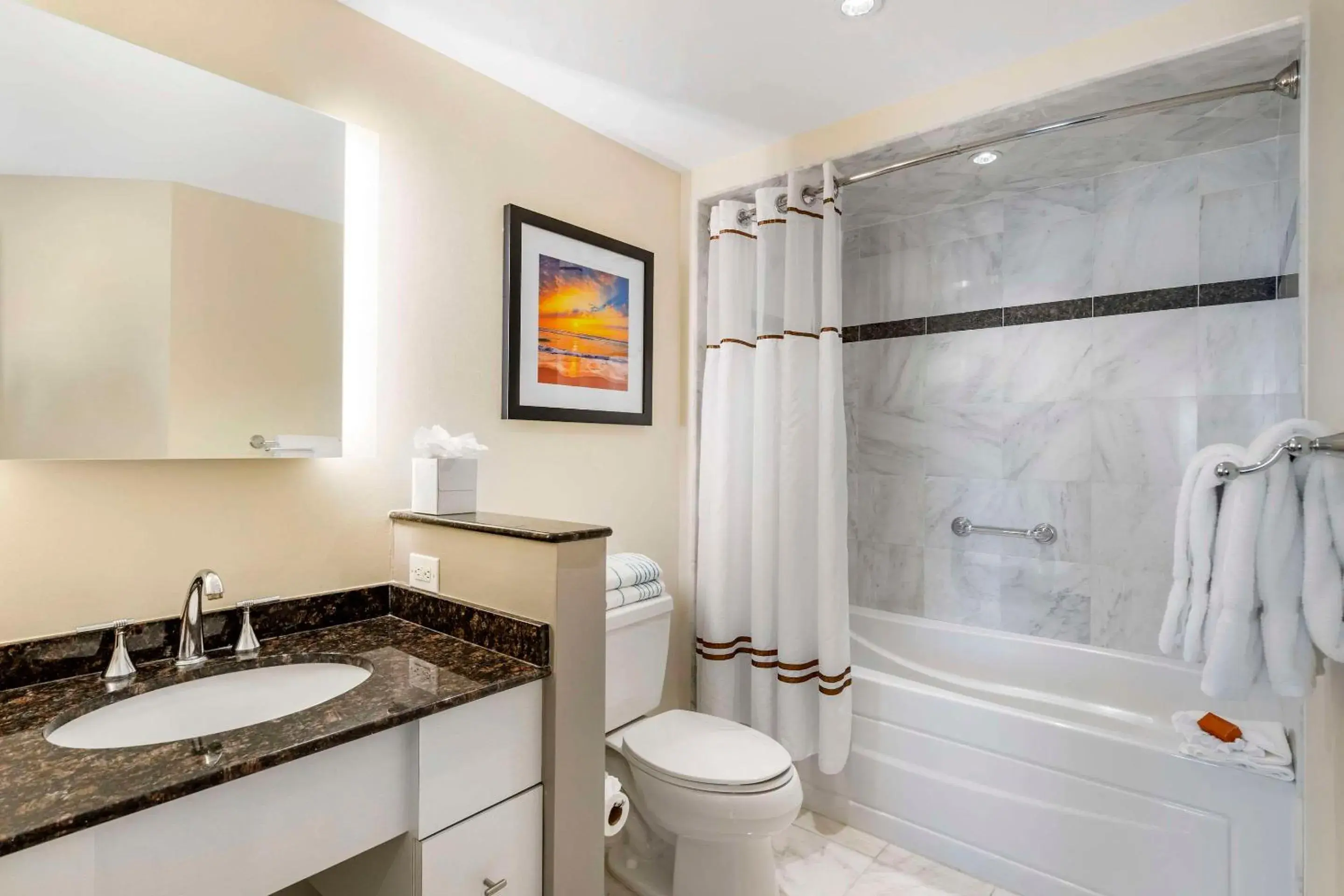 Double Room with Two Double Beds - Non-Smoking in Wyvern Hotel, an Ascend Collection Hotel Double Room with Two Double Beds - Non-Smoking in Wyvern Hotel, an Ascend Collection Hotel