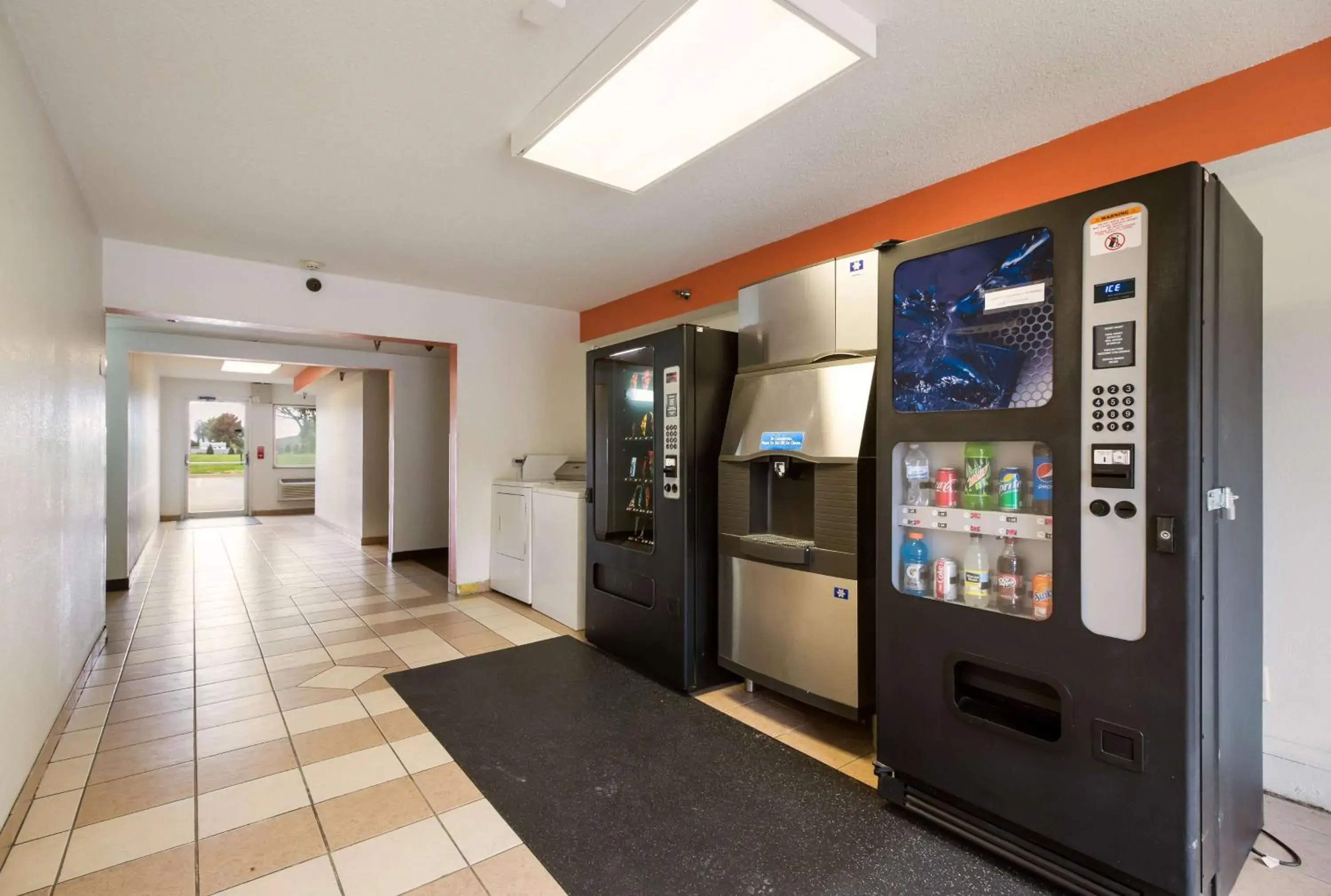 Property building in Motel 6-Davenport, IA Property building in Motel 6-Davenport, IA