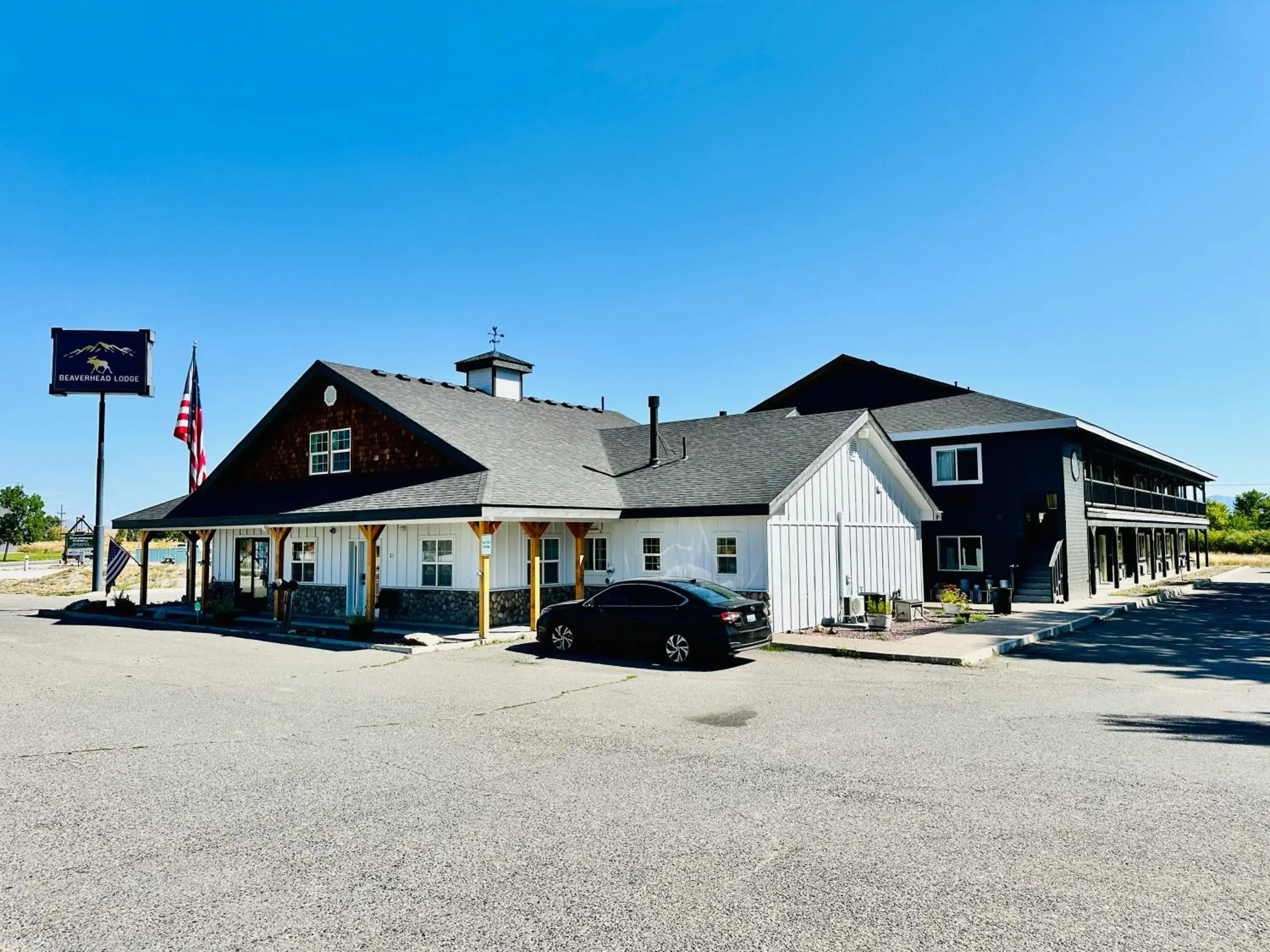 Property building in The Beaverhead Lodge Property building in The Beaverhead Lodge