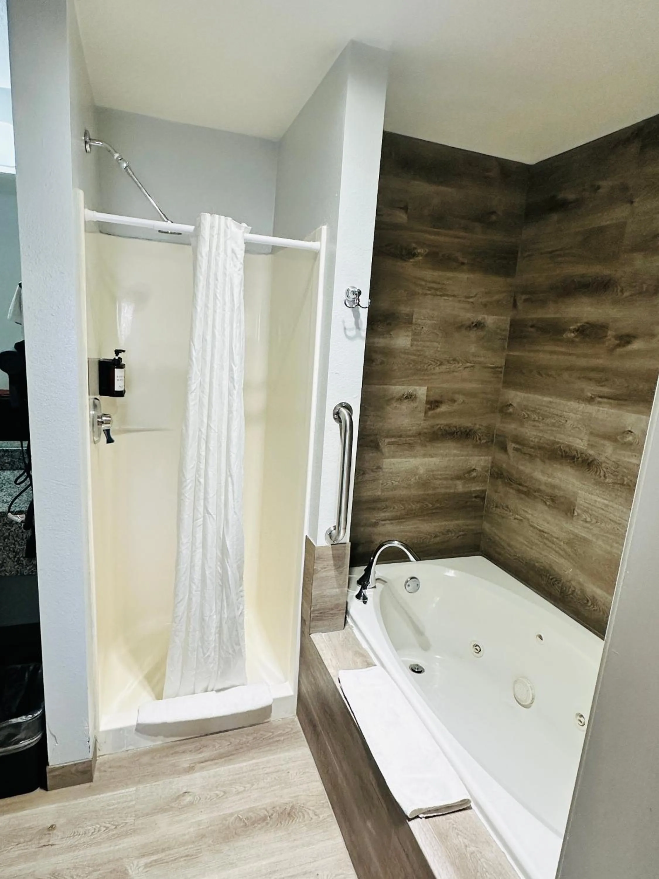 Shower in The Beaverhead Lodge