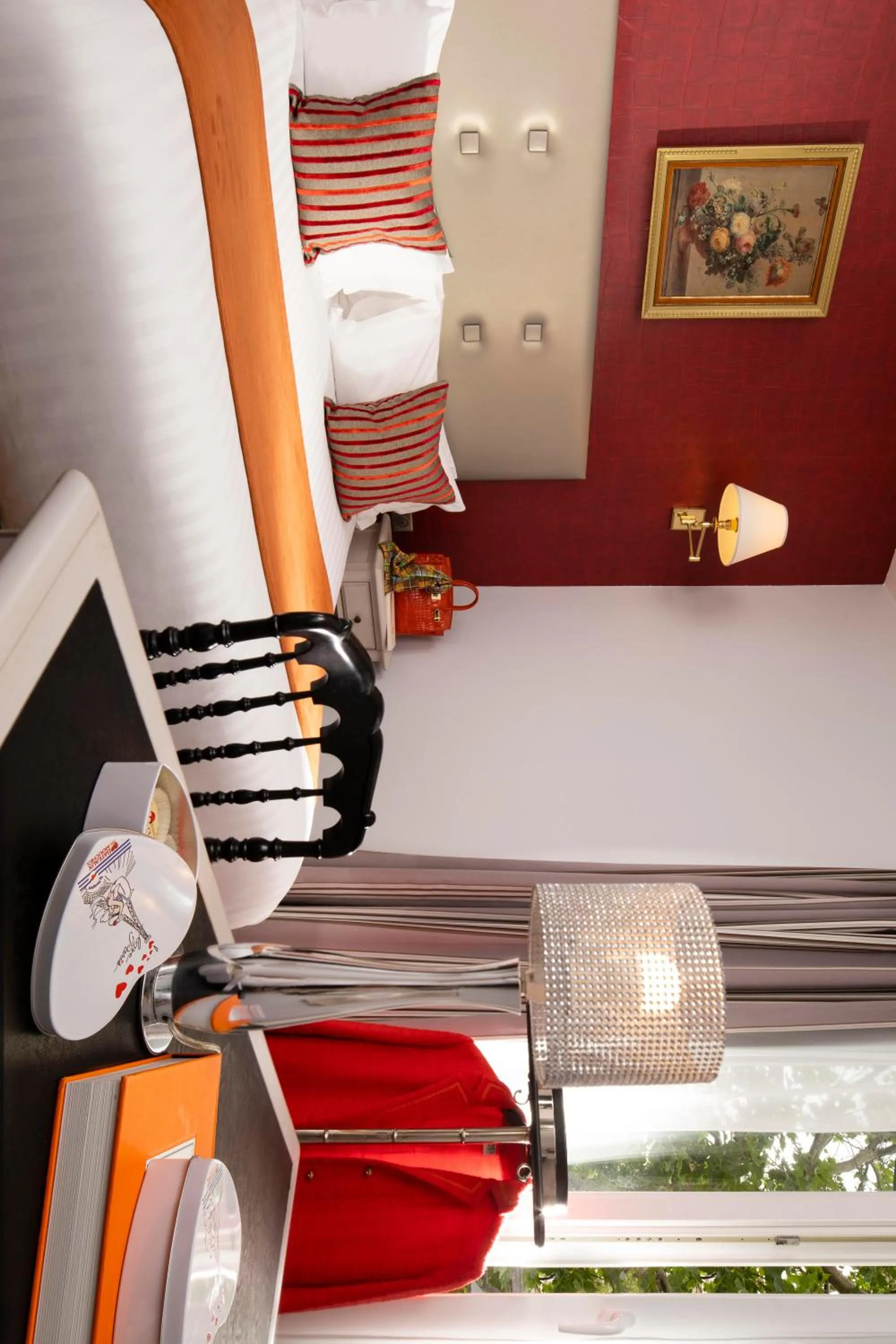 Seating area in Hotel Plaza Elysées