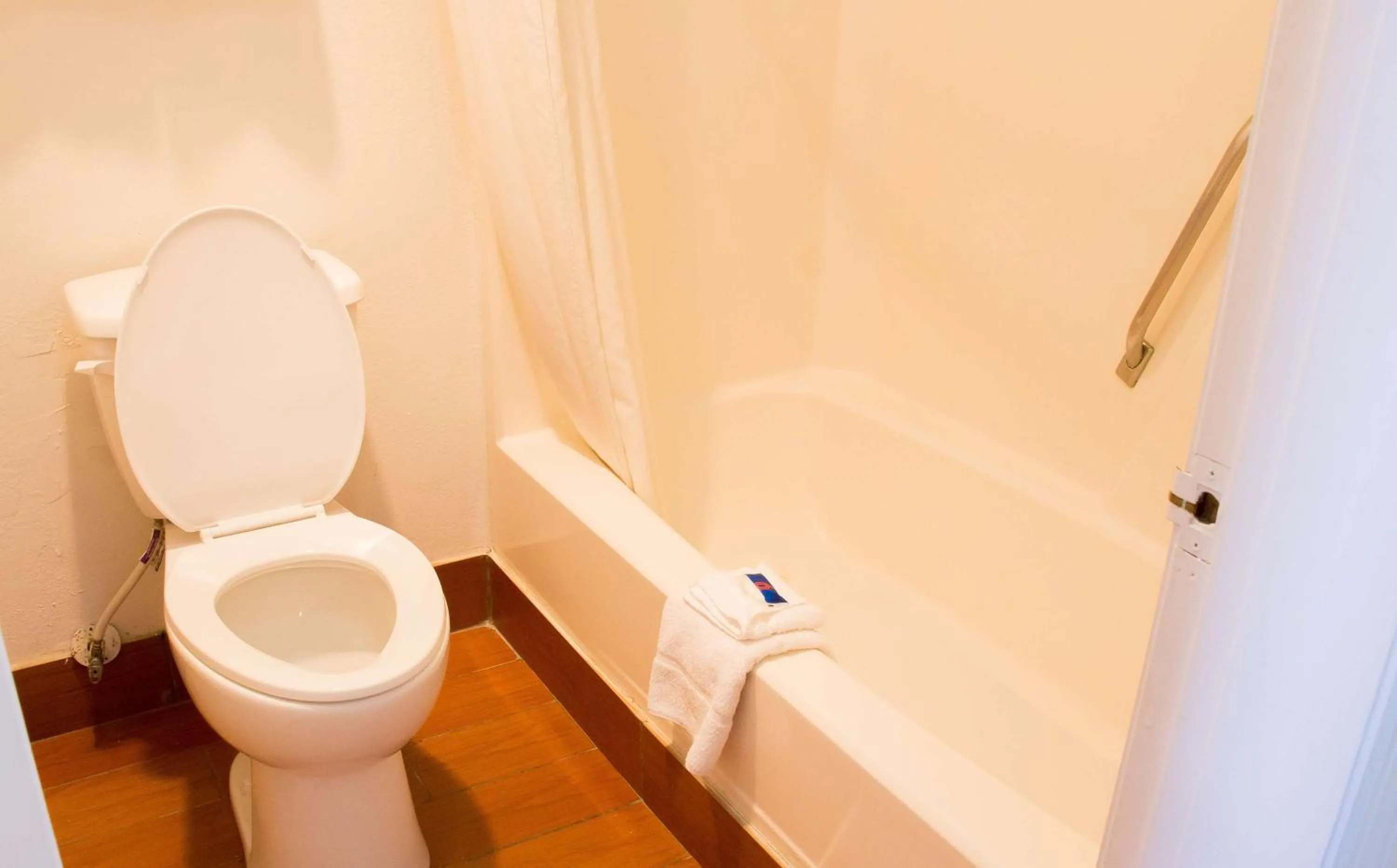 Toilet in Motel 6-Cookeville, TN