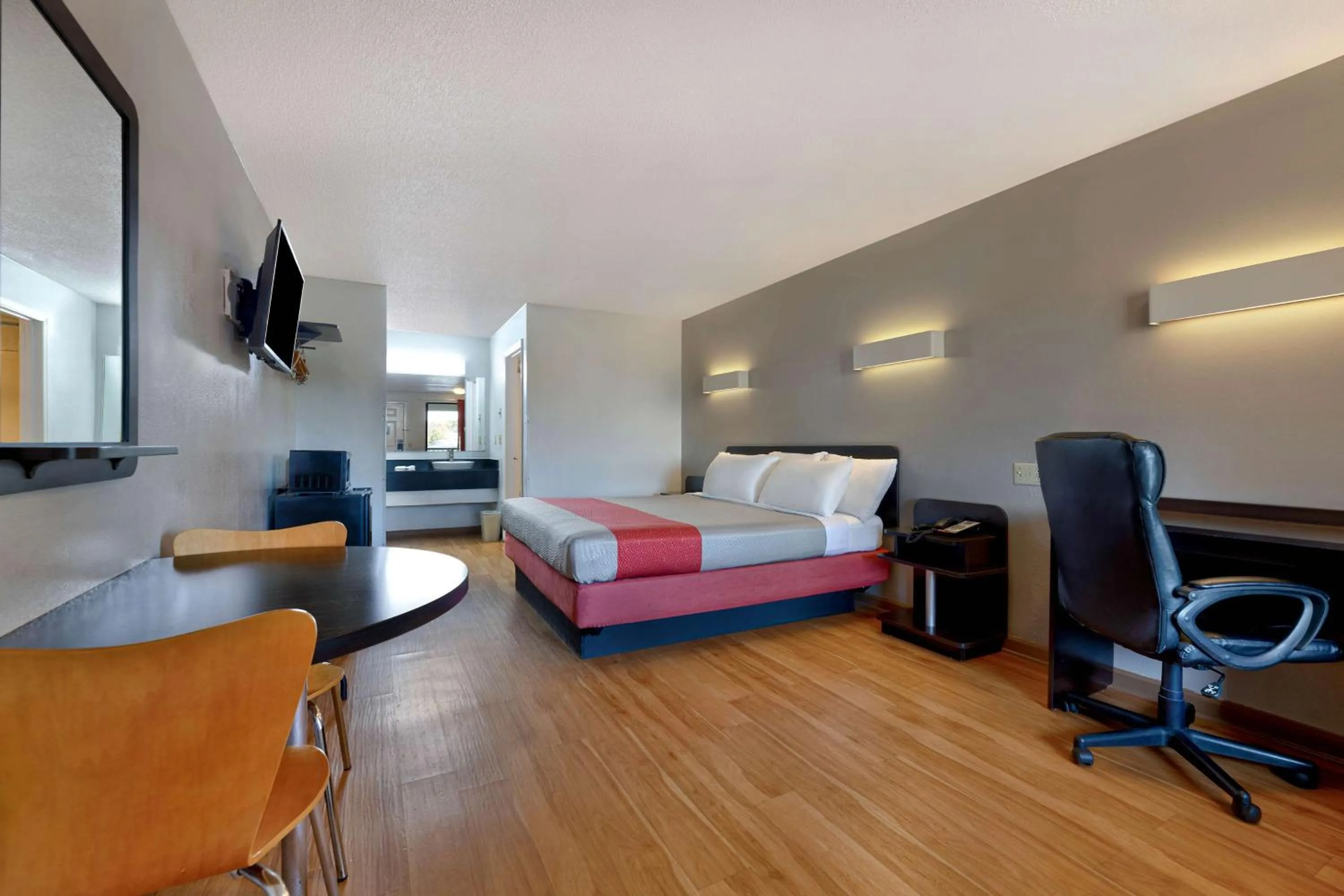 Photo of the whole room in Motel 6-Cookeville, TN