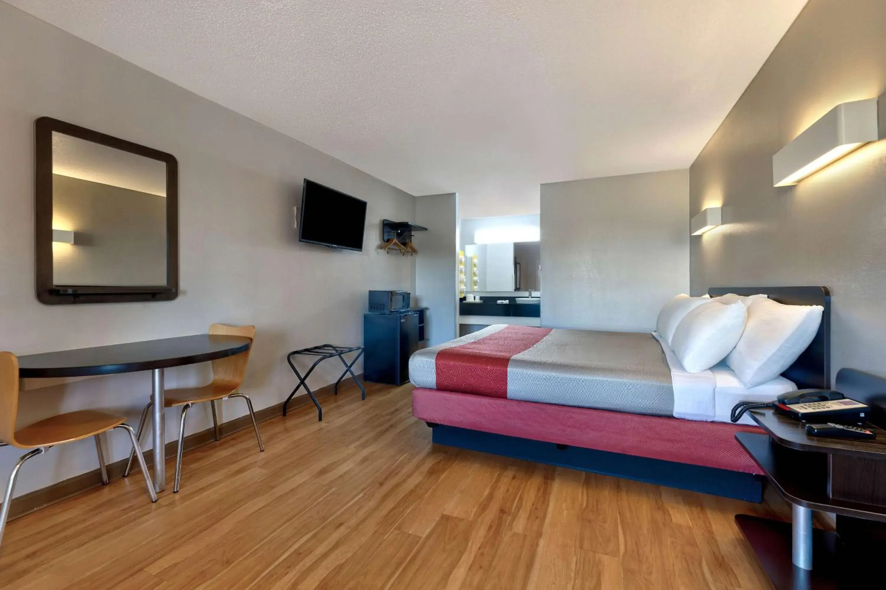 Photo of the whole room in Motel 6-Cookeville, TN Photo of the whole room in Motel 6-Cookeville, TN