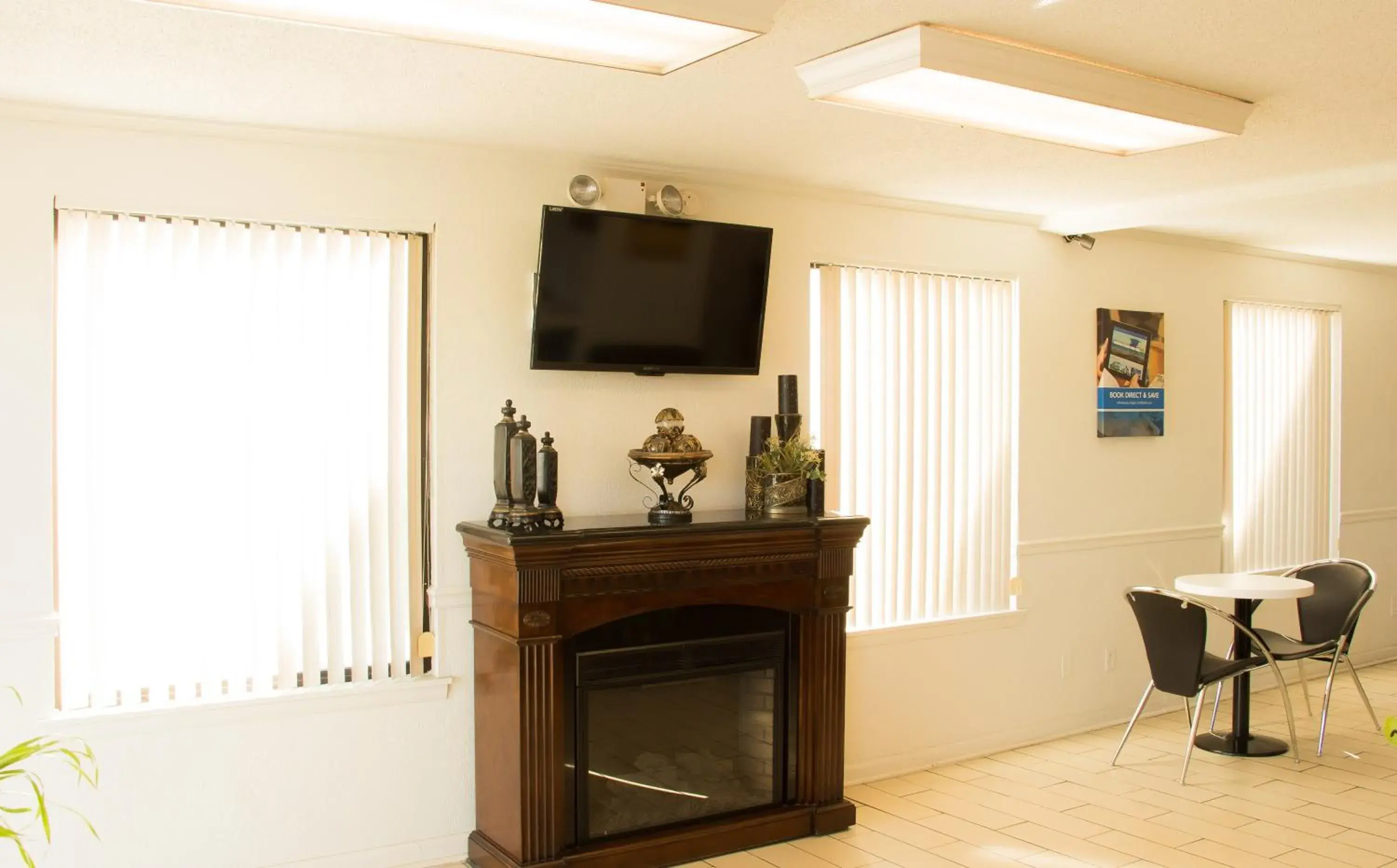 Lobby or reception in Motel 6-Cookeville, TN Lobby or reception in Motel 6-Cookeville, TN