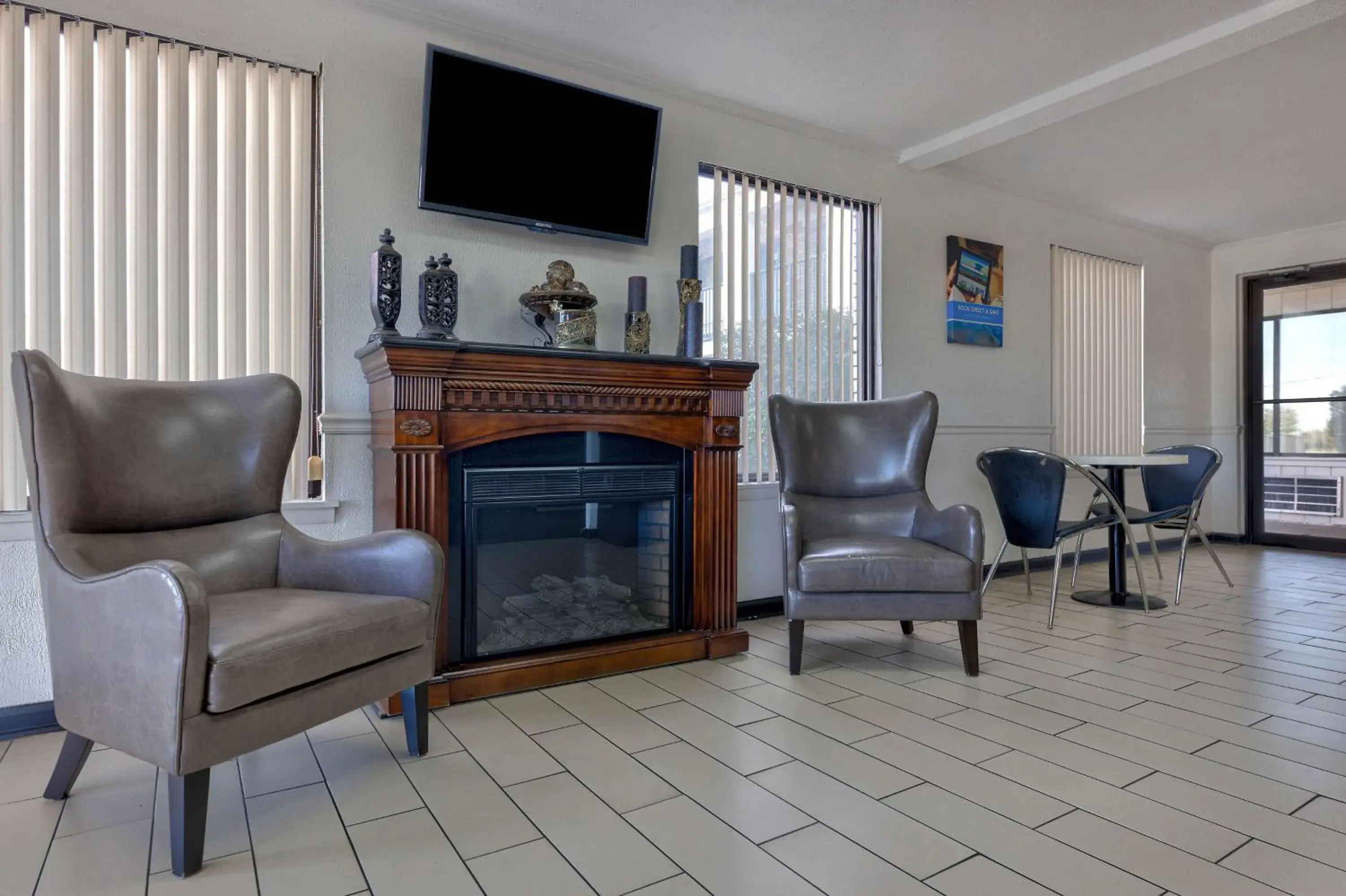 Lobby or reception in Motel 6-Cookeville, TN Lobby or reception in Motel 6-Cookeville, TN