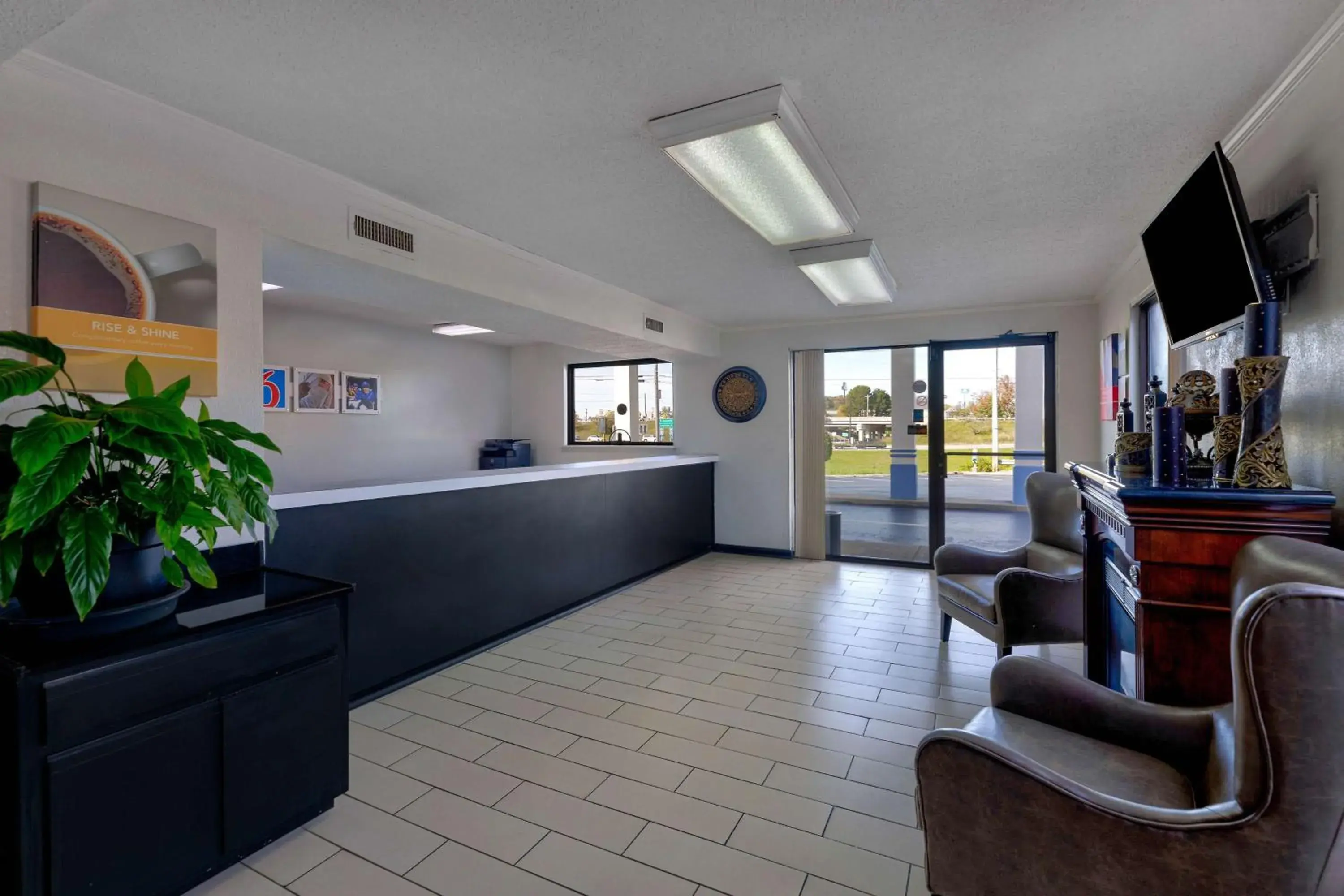 Lobby or reception in Motel 6-Cookeville, TN Lobby or reception in Motel 6-Cookeville, TN