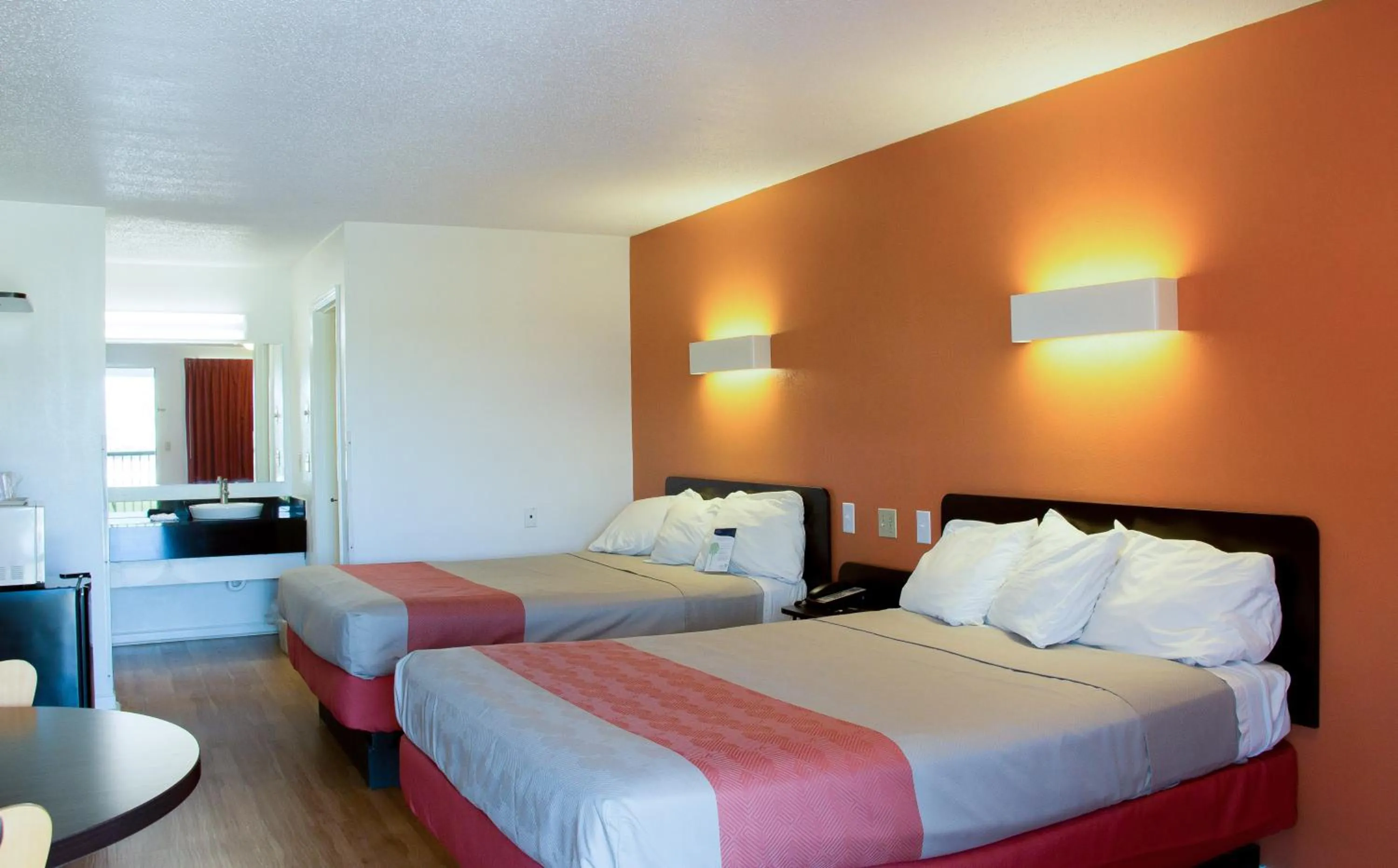 Bedroom, Bed in Motel 6-Cookeville, TN