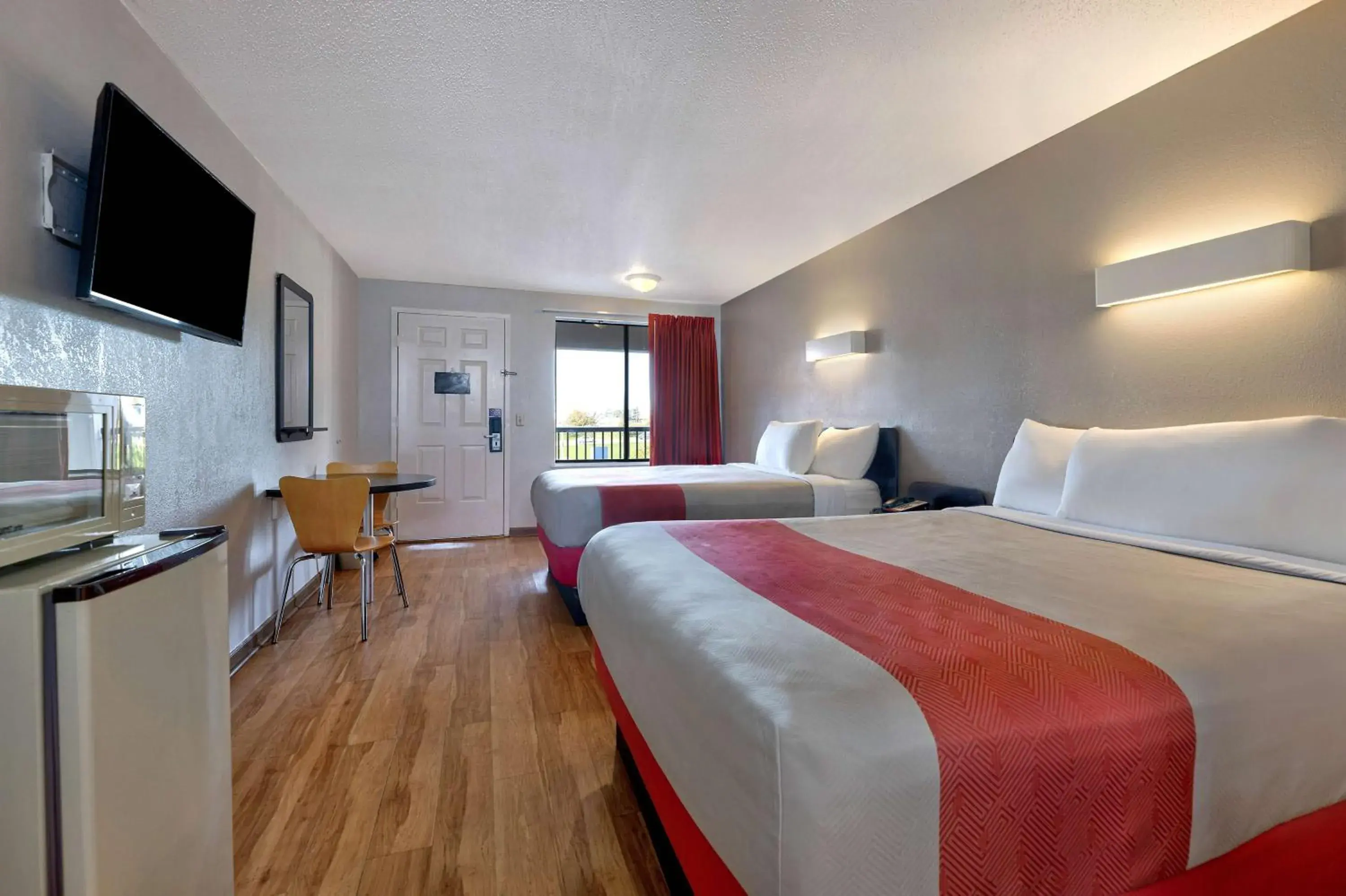 Photo of the whole room, Bed in Motel 6-Cookeville, TN Photo of the whole room, Bed in Motel 6-Cookeville, TN