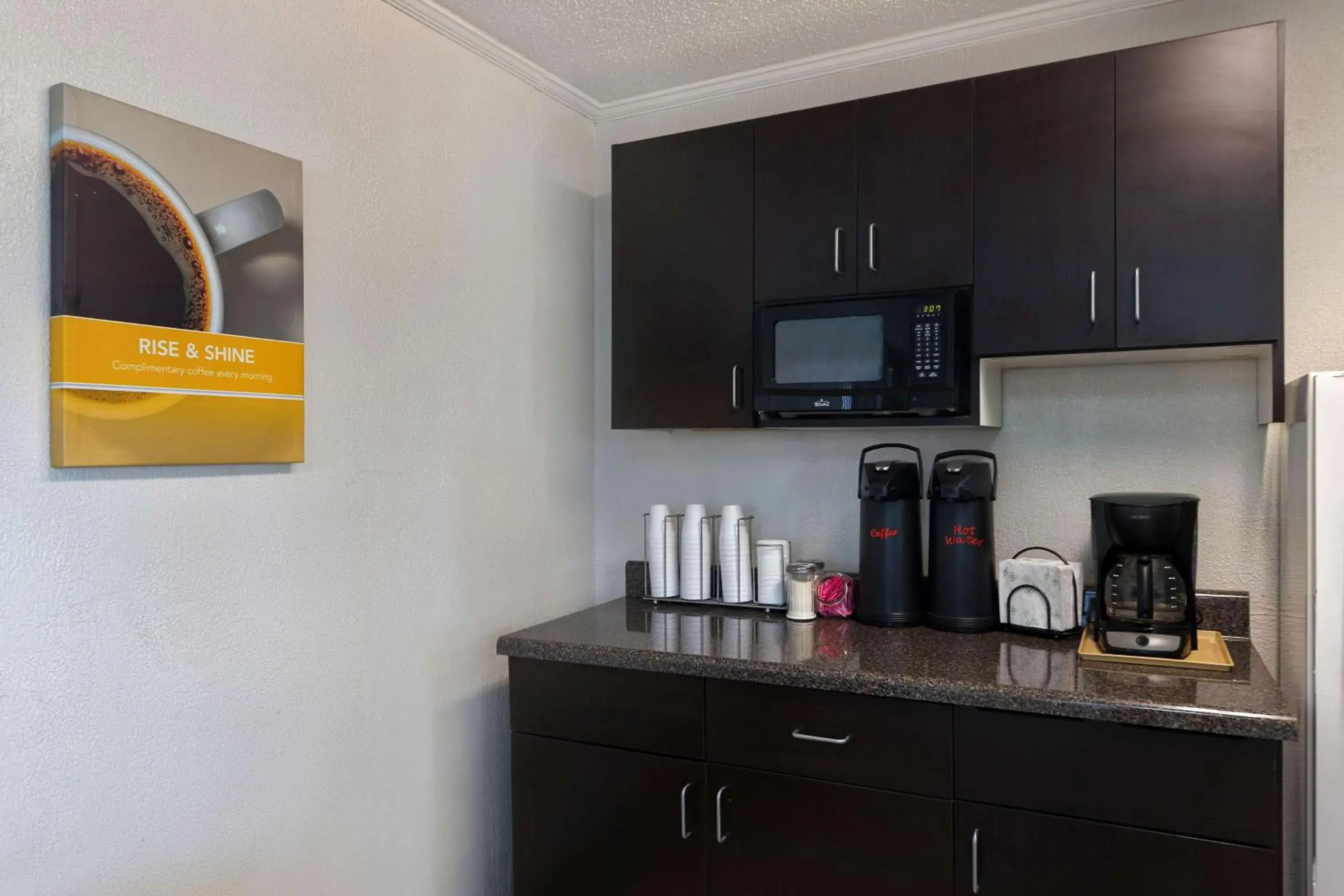 Restaurant/places to eat in Motel 6-Cookeville, TN Restaurant/places to eat in Motel 6-Cookeville, TN