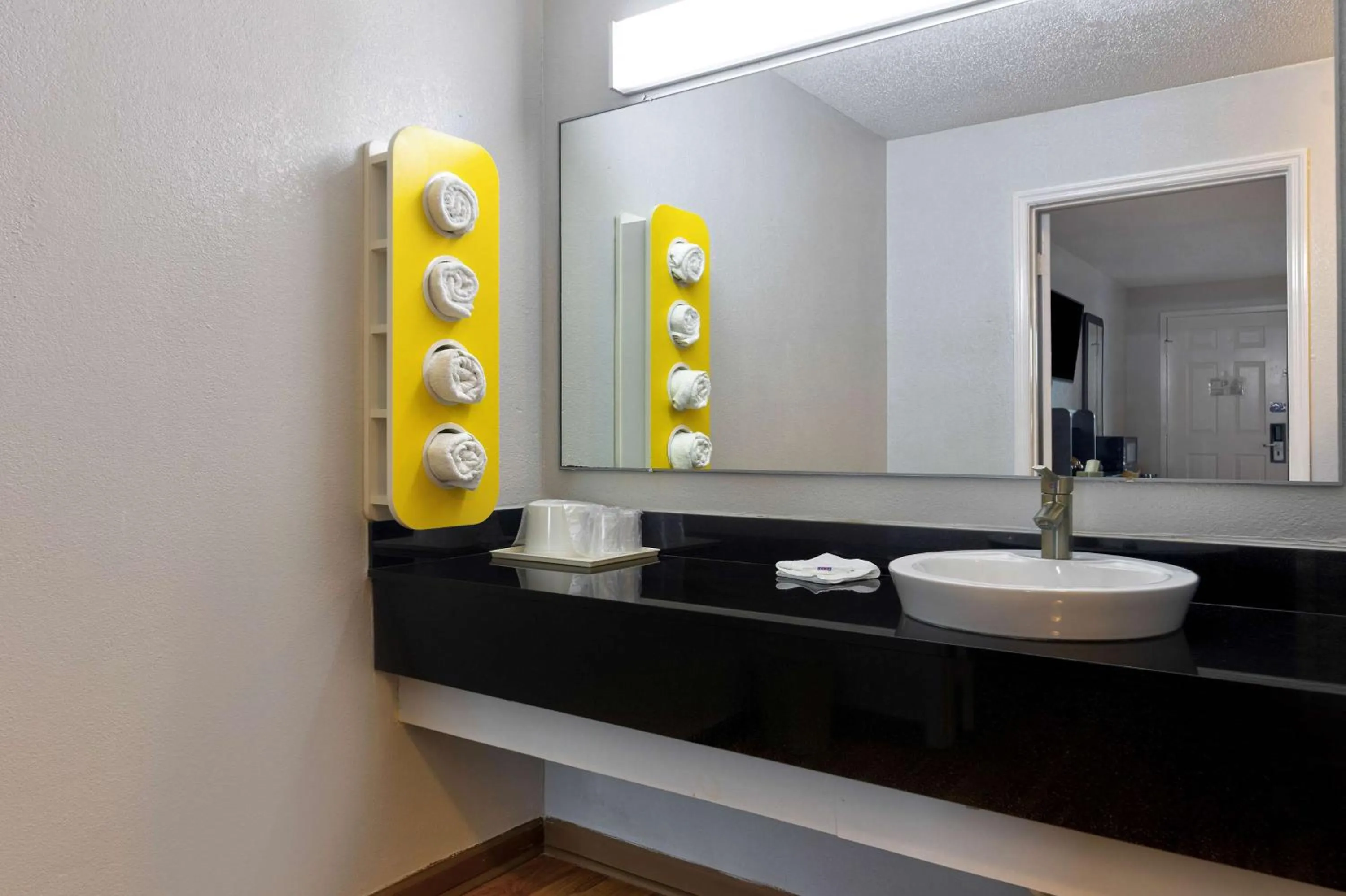 Photo of the whole room in Motel 6-Cookeville, TN