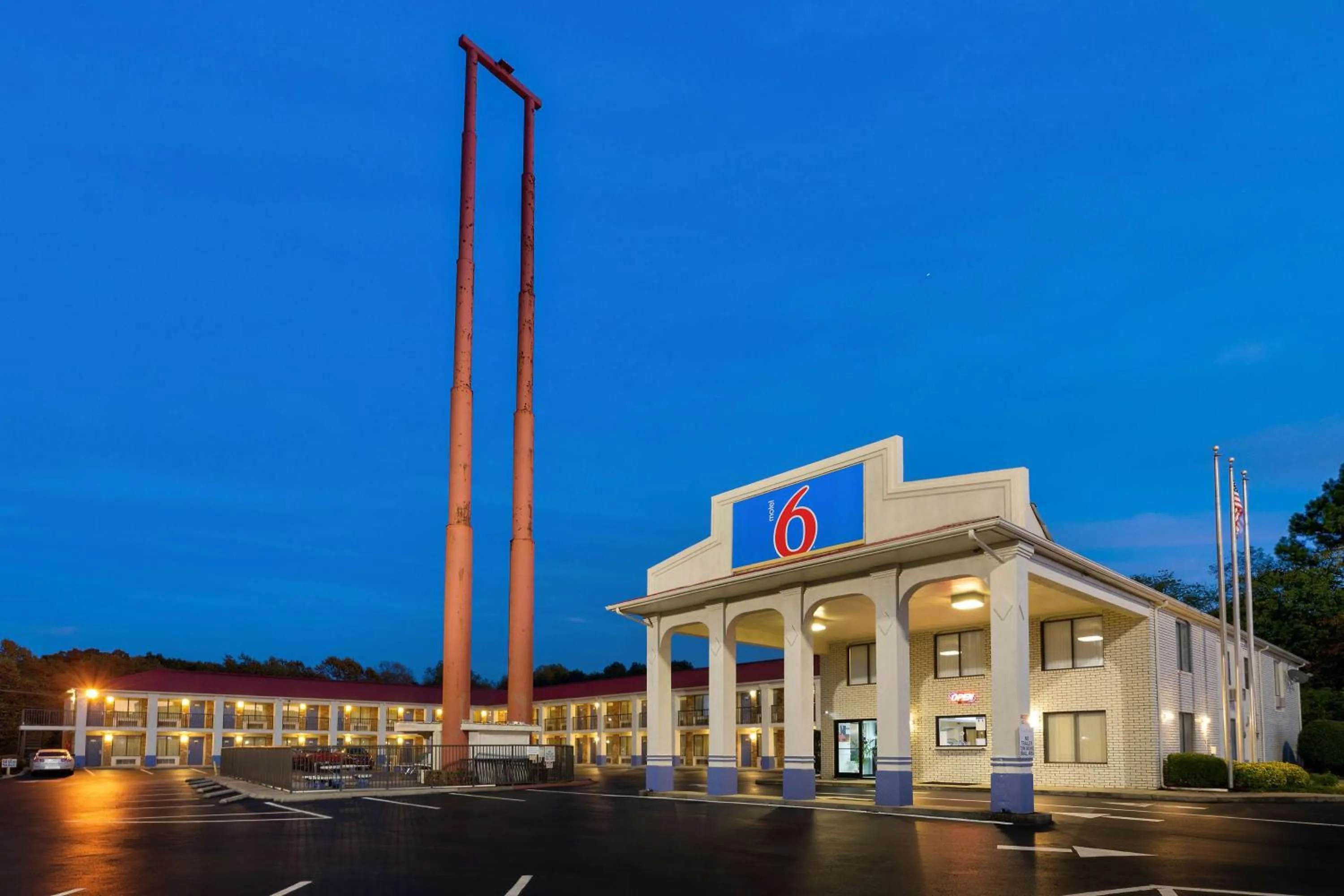 Property building in Motel 6-Cookeville, TN