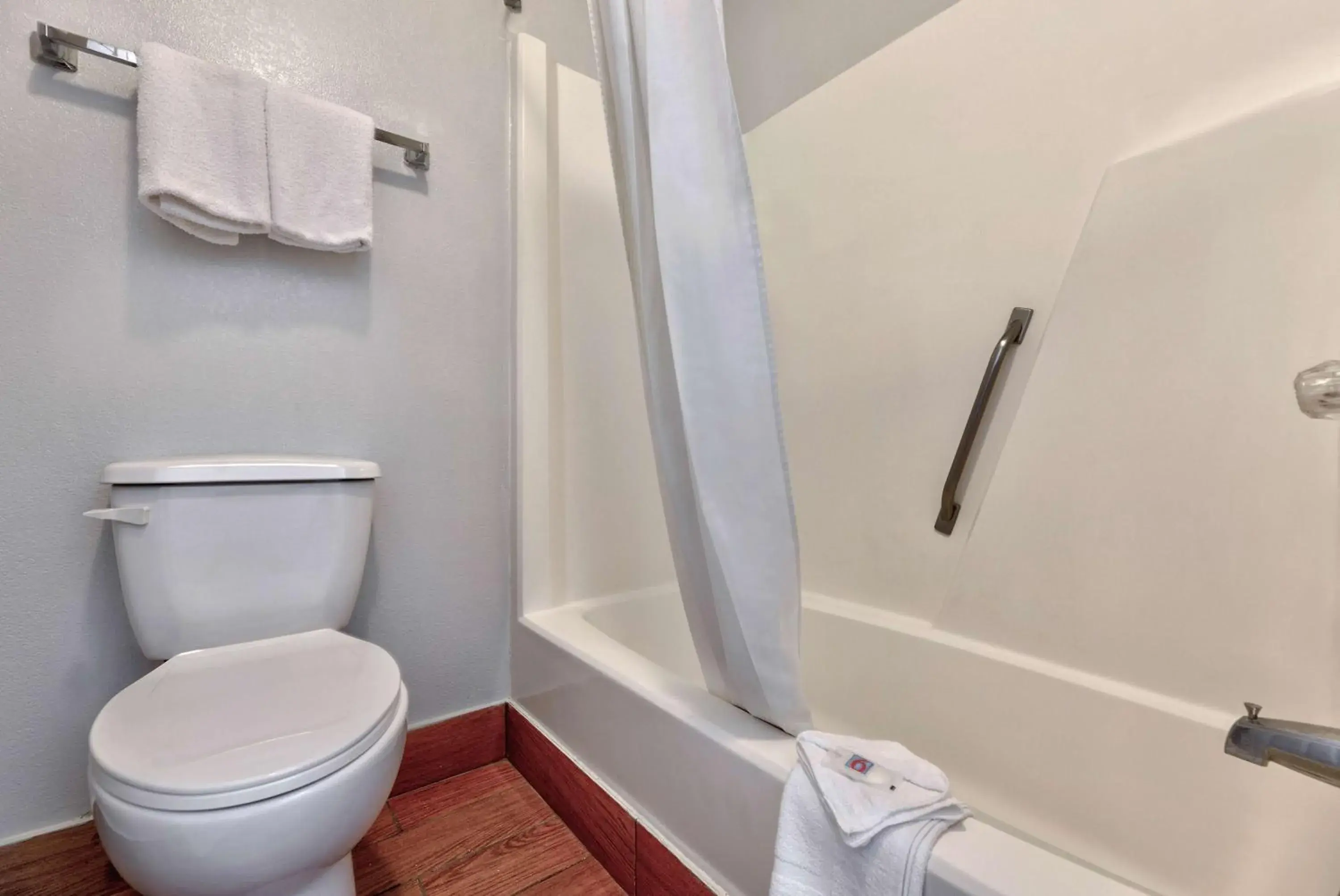 Photo of the whole room in Motel 6-Cookeville, TN Photo of the whole room in Motel 6-Cookeville, TN