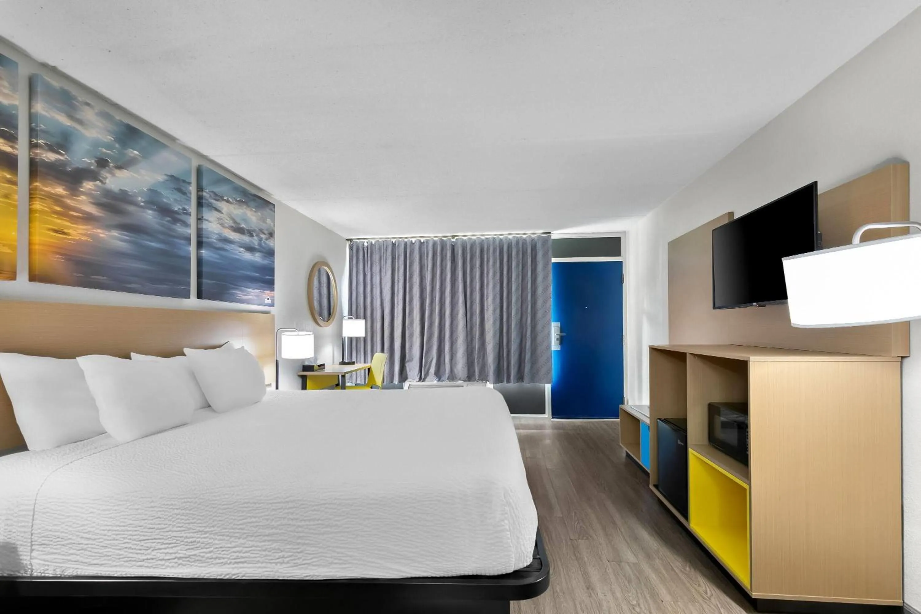 Bed in Days Inn by Wyndham Seneca-Clemson