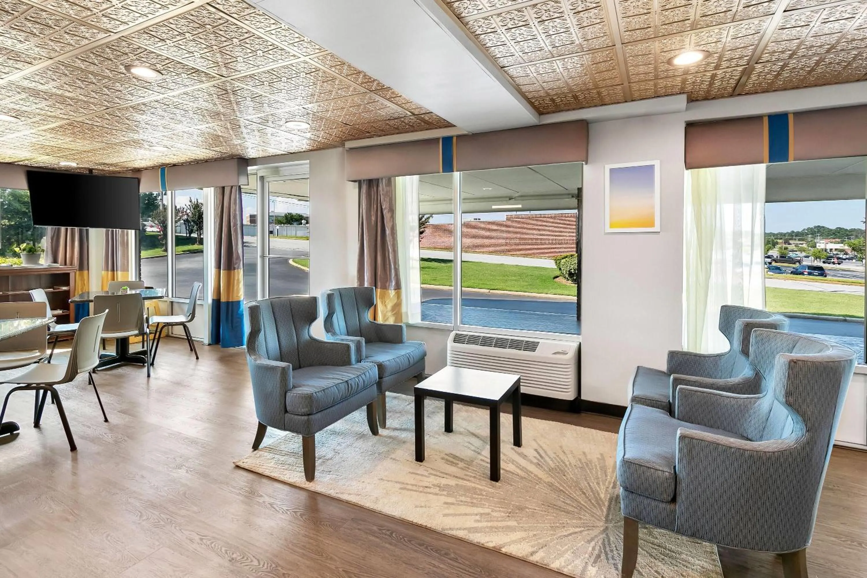 Lobby or reception in Days Inn by Wyndham Seneca-Clemson