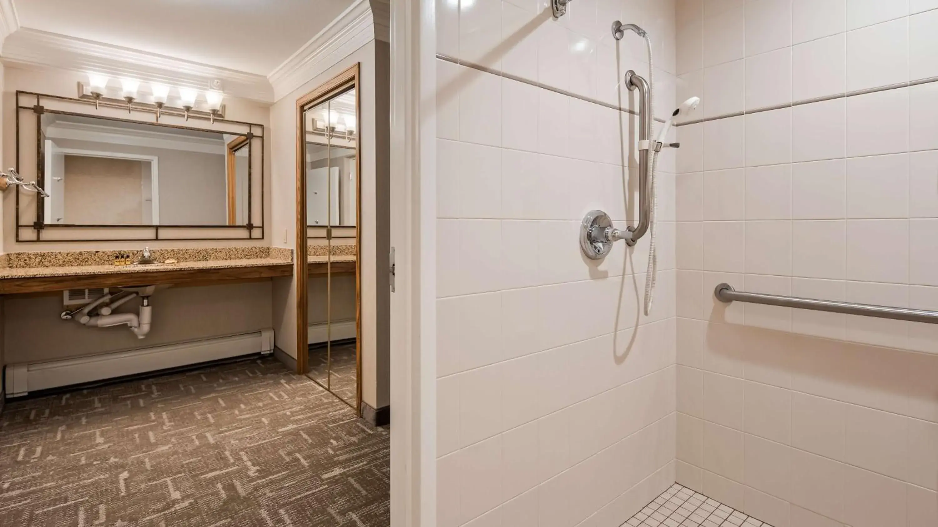 Photo of the whole room in Best Western Plus Silver Saddle Inn Photo of the whole room in Best Western Plus Silver Saddle Inn