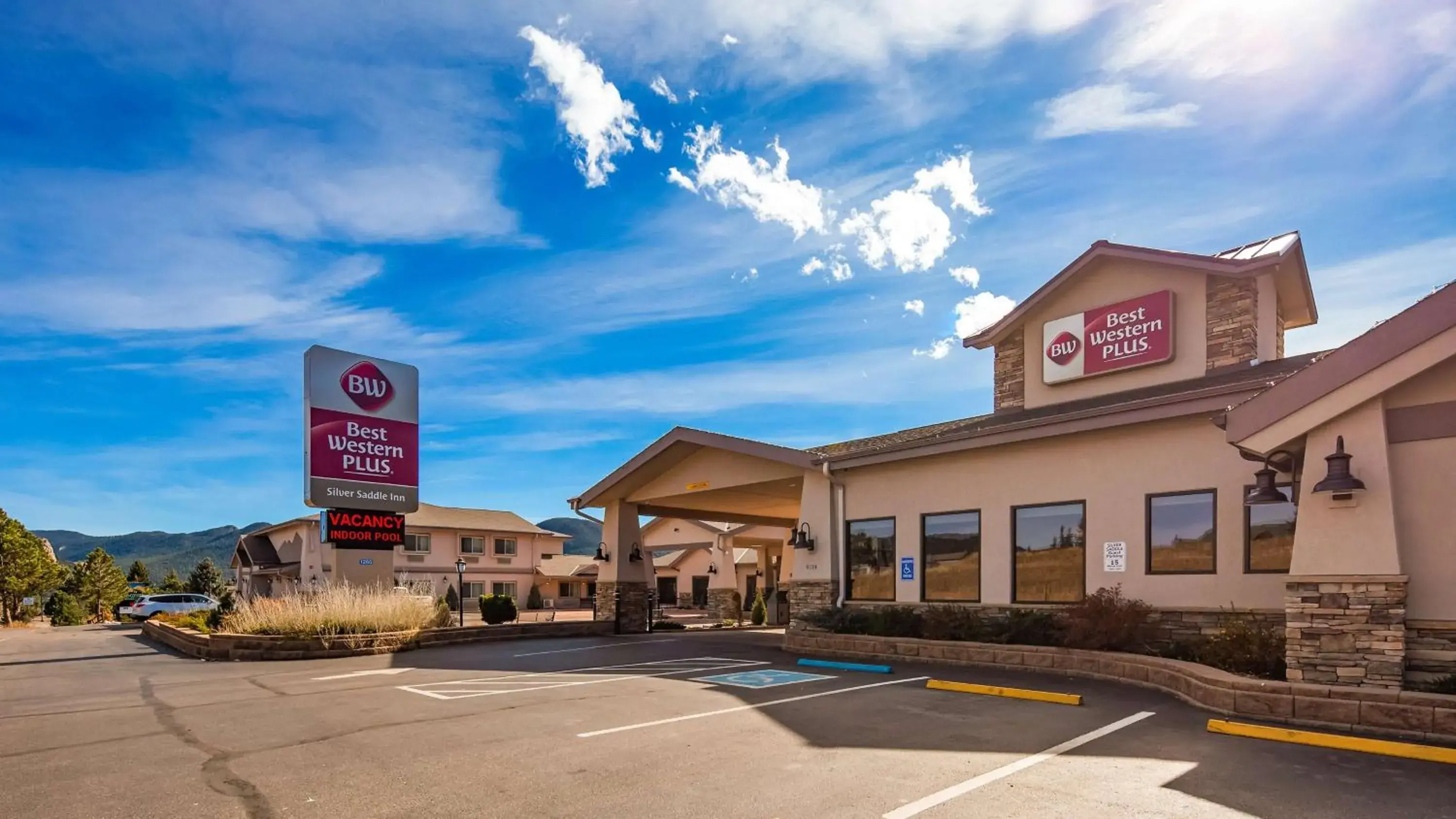 Property building in Best Western Plus Silver Saddle Inn Property building in Best Western Plus Silver Saddle Inn