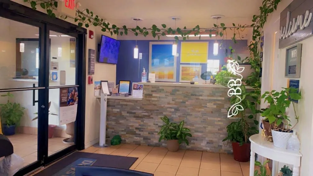 Lobby or reception in Days Inn & Suites by Wyndham Braunig Lake