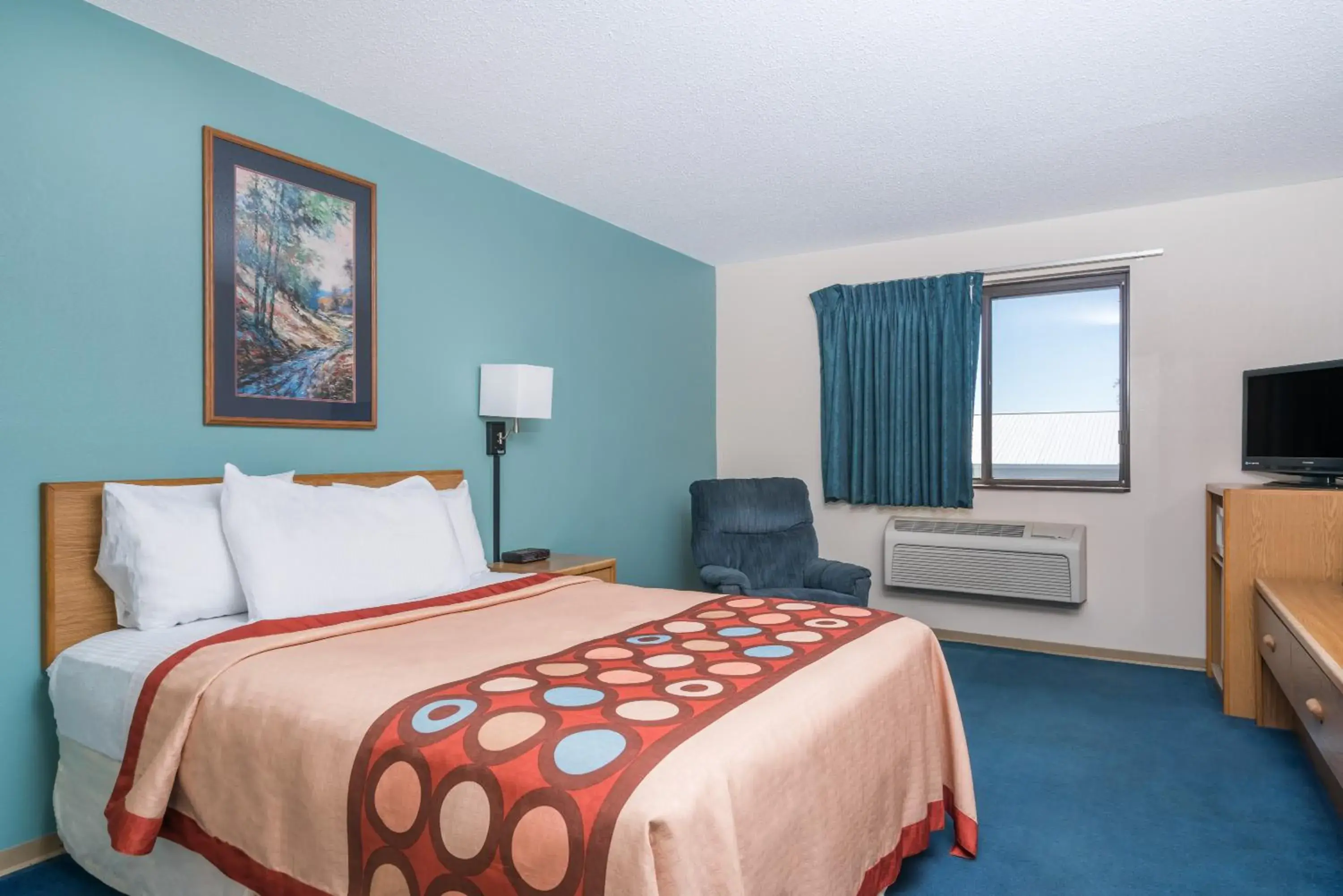 Bedroom, Bed in Super 8 by Wyndham Baxter/Brainerd Area Bedroom, Bed in Super 8 by Wyndham Baxter/Brainerd Area