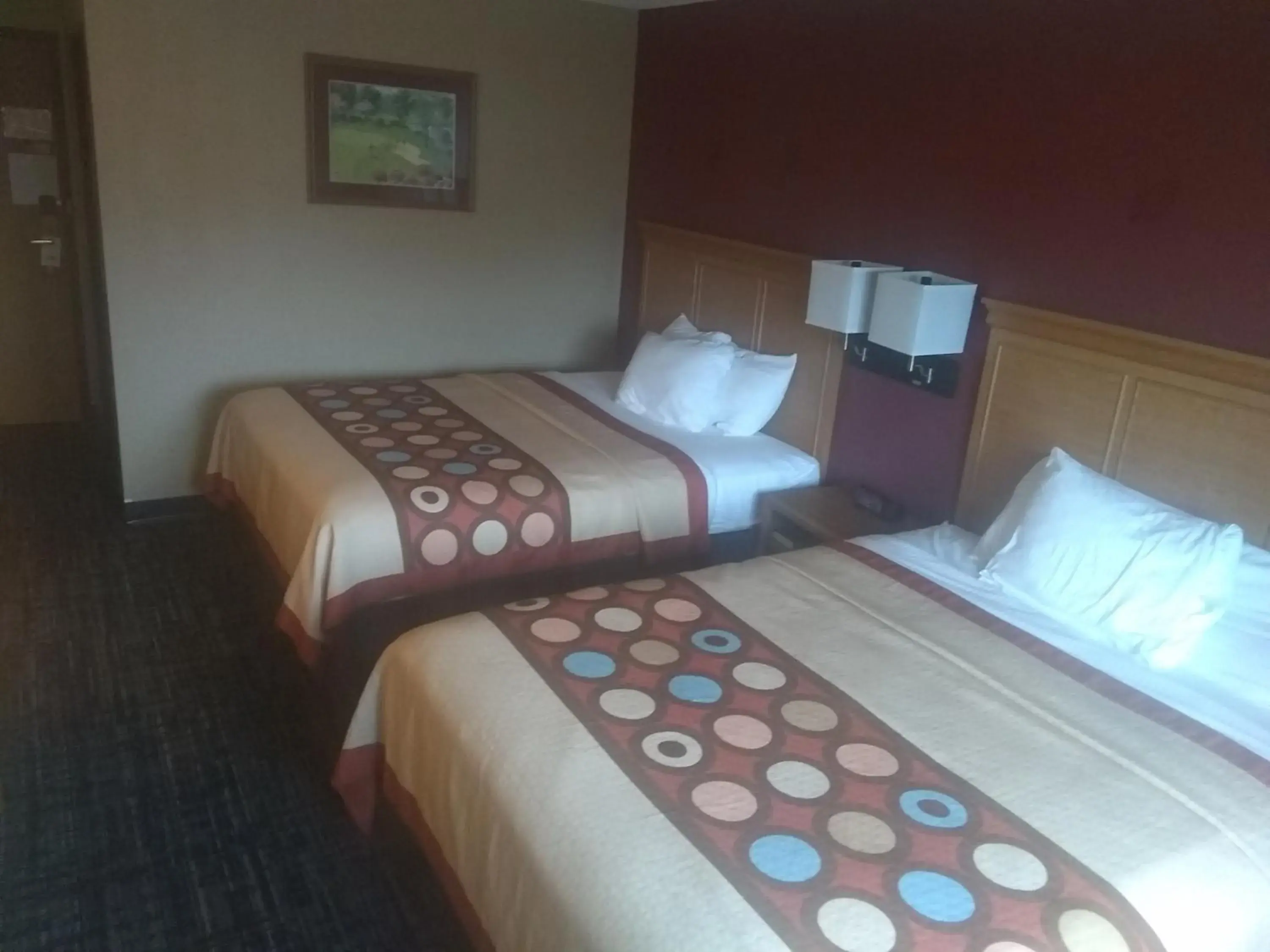 Photo of the whole room, Bed in Super 8 by Wyndham Baxter/Brainerd Area Photo of the whole room, Bed in Super 8 by Wyndham Baxter/Brainerd Area