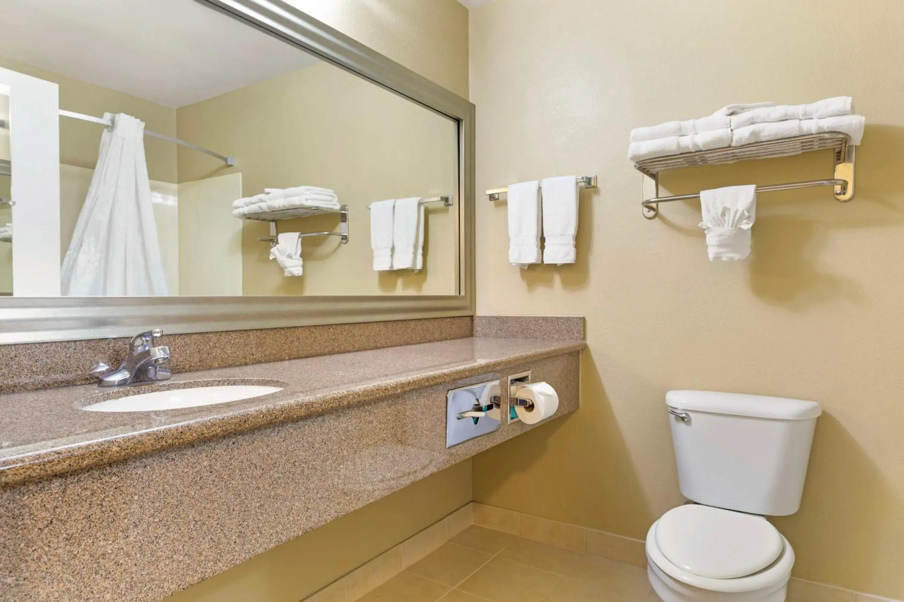 Bathroom in Best Western Plus Waco North Bathroom in Best Western Plus Waco North