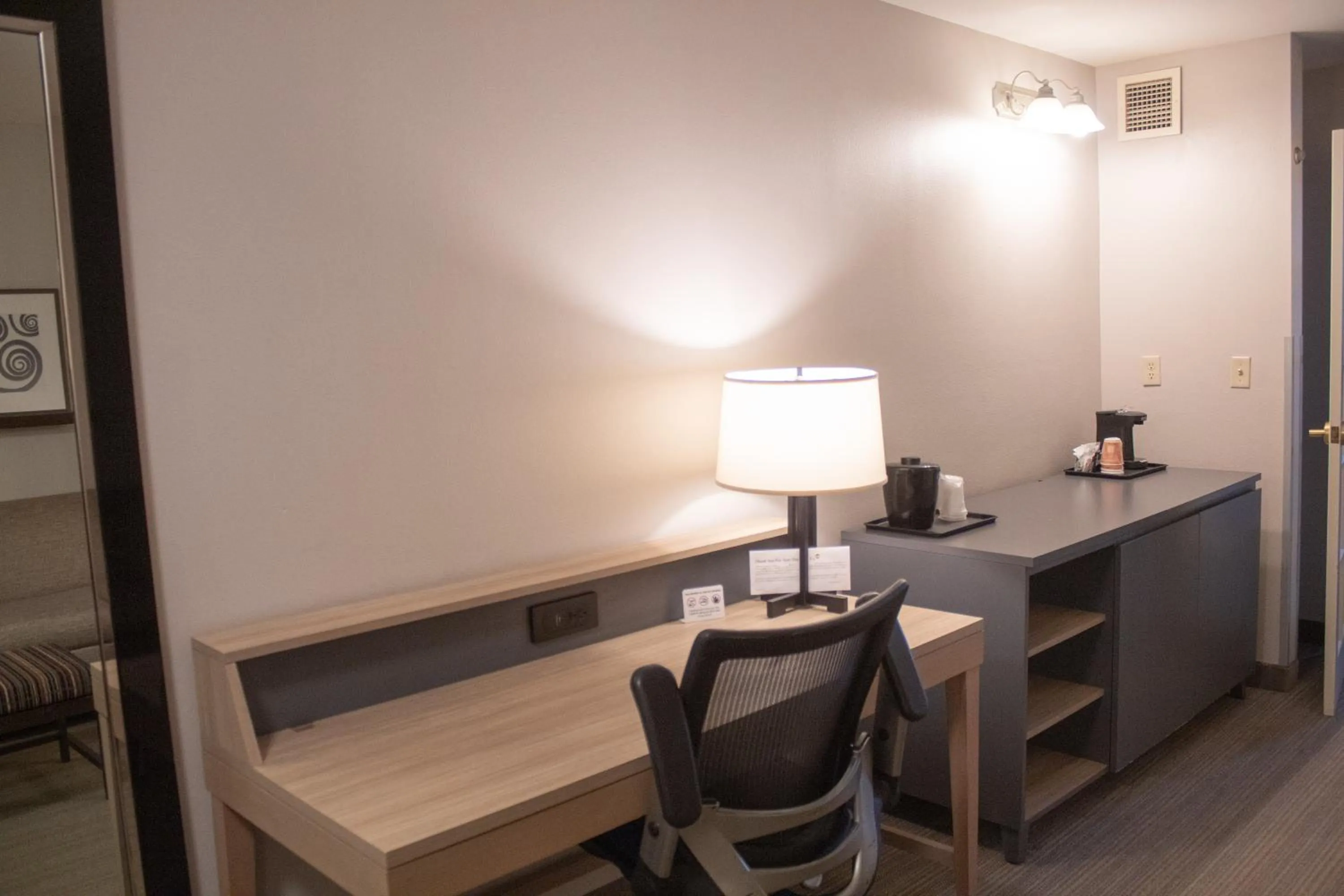 Country Inn & Suites by Radisson, Big Rapids, MI