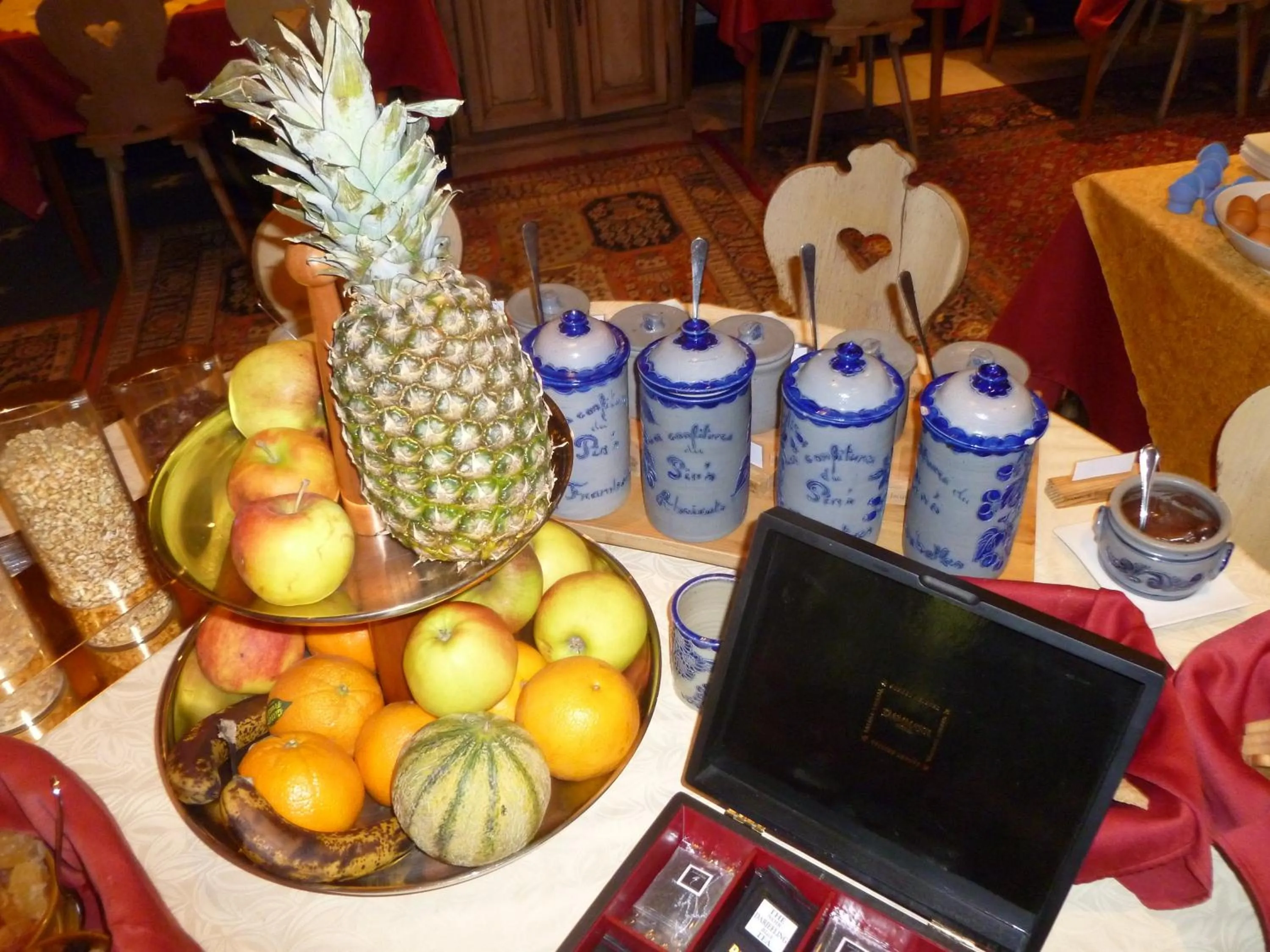 Restaurant/places to eat in Hotel Restaurant Les Pins logis