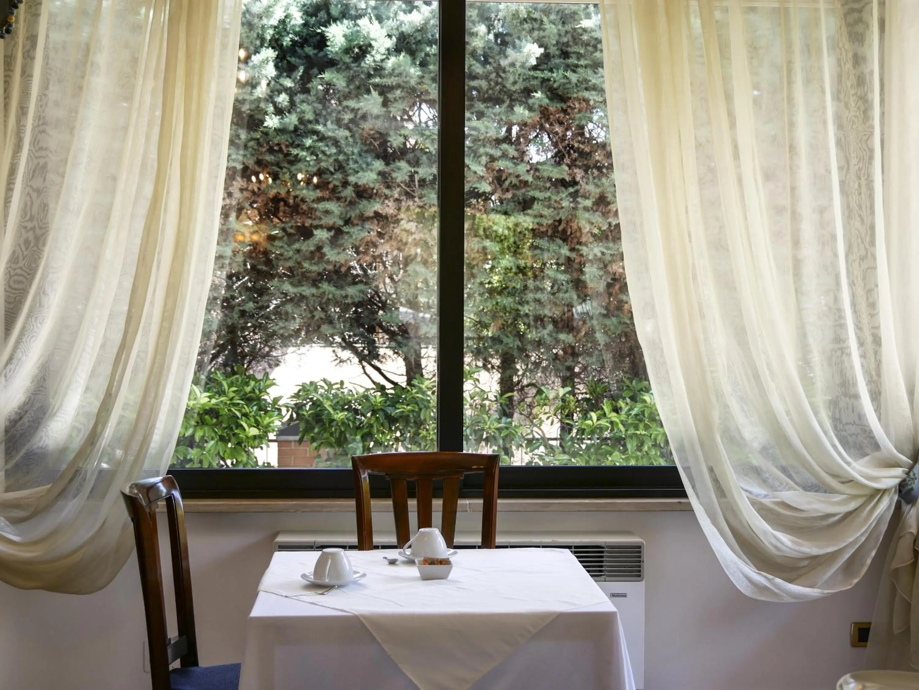 Communal lounge/ TV room in Villa Borghese B&B