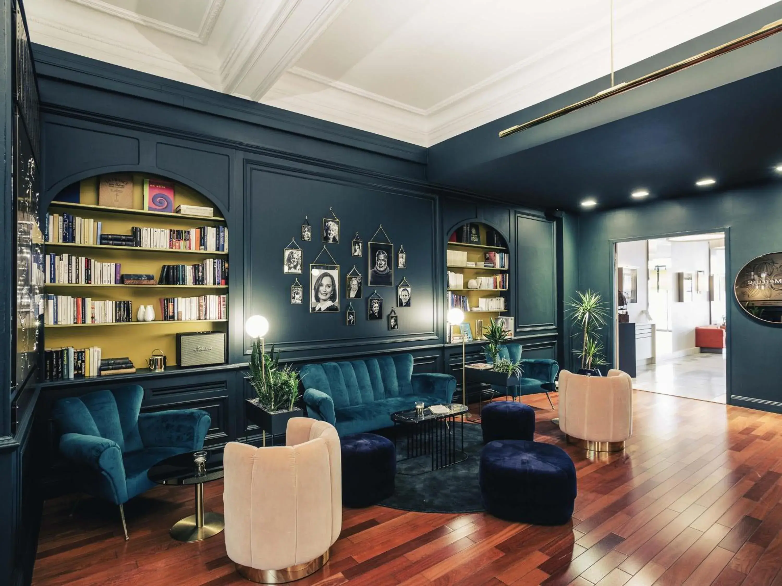 Lounge or bar in Hôtel Mercure Bayonne Centre Le Grand Hotel Lounge or bar in Hôtel Mercure Bayonne Centre Le Grand Hotel