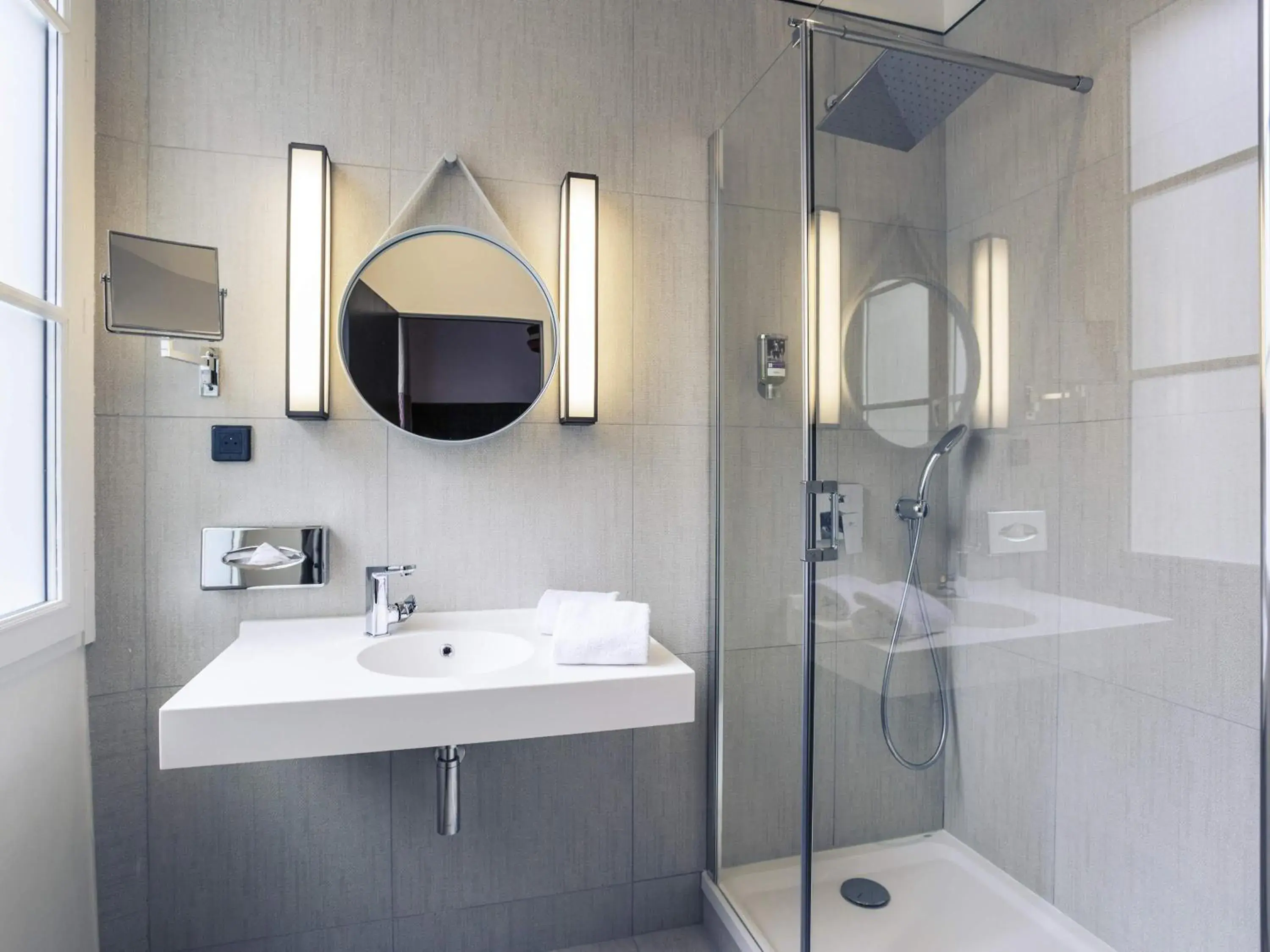 Superior Double Room in Hôtel Mercure Bayonne Centre Le Grand Hotel Superior Double Room in Hôtel Mercure Bayonne Centre Le Grand Hotel