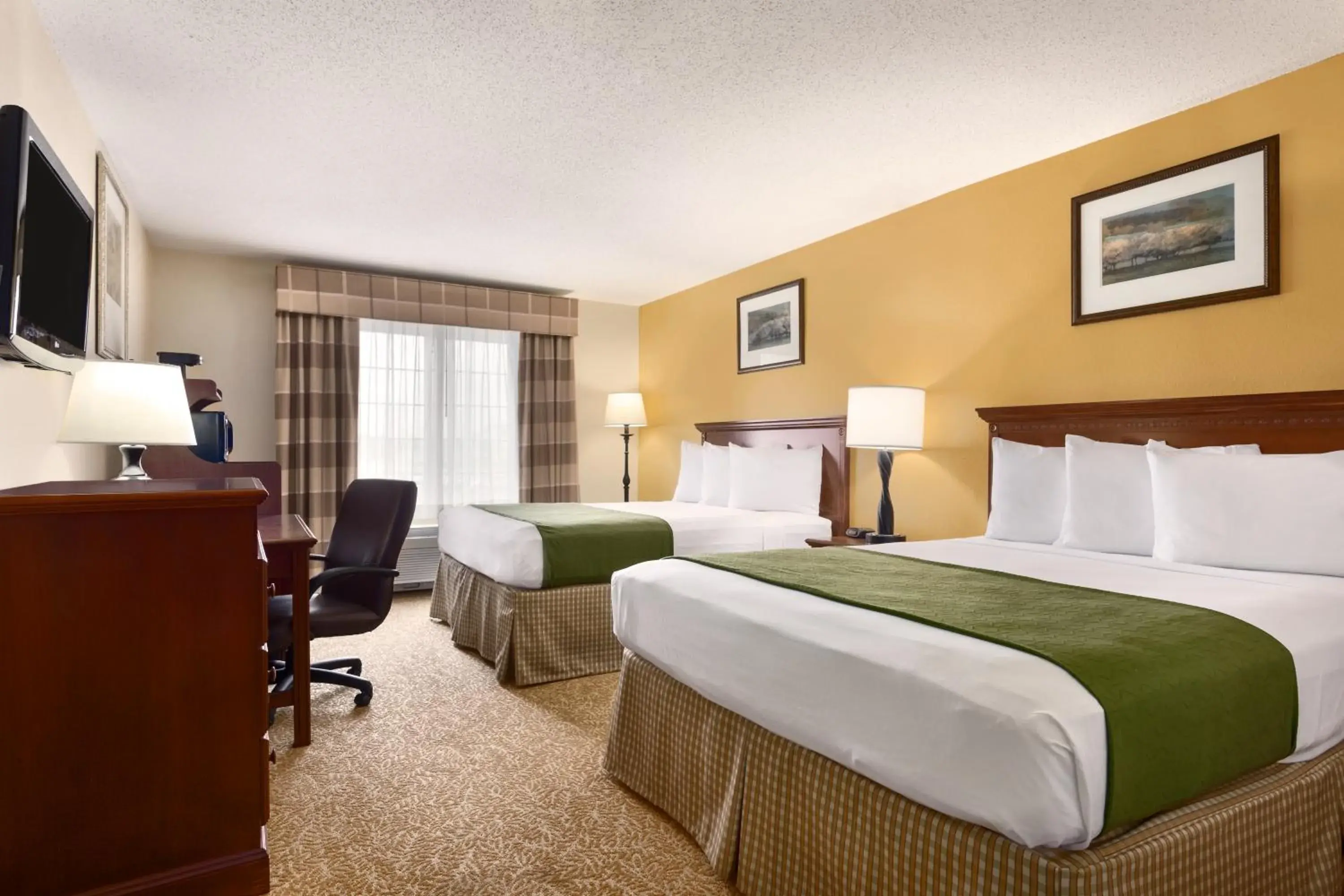 Queen Room with Two Queen Beds with Disability Access in Country Inn & Suites by Radisson, Marion, OH Queen Room with Two Queen Beds with Disability Access in Country Inn & Suites by Radisson, Marion, OH
