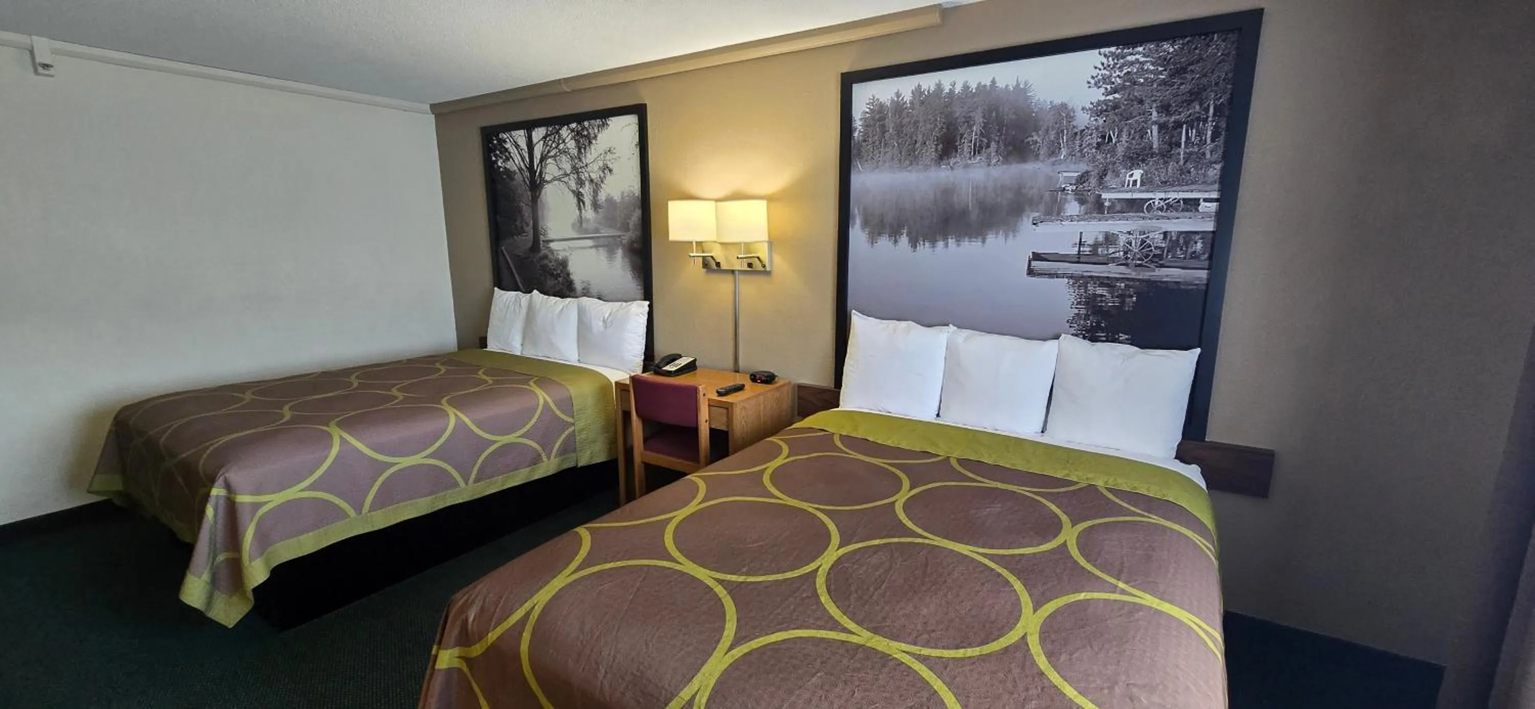 Bedroom, Bed in Super 8 by Wyndham Rogers Minnesota