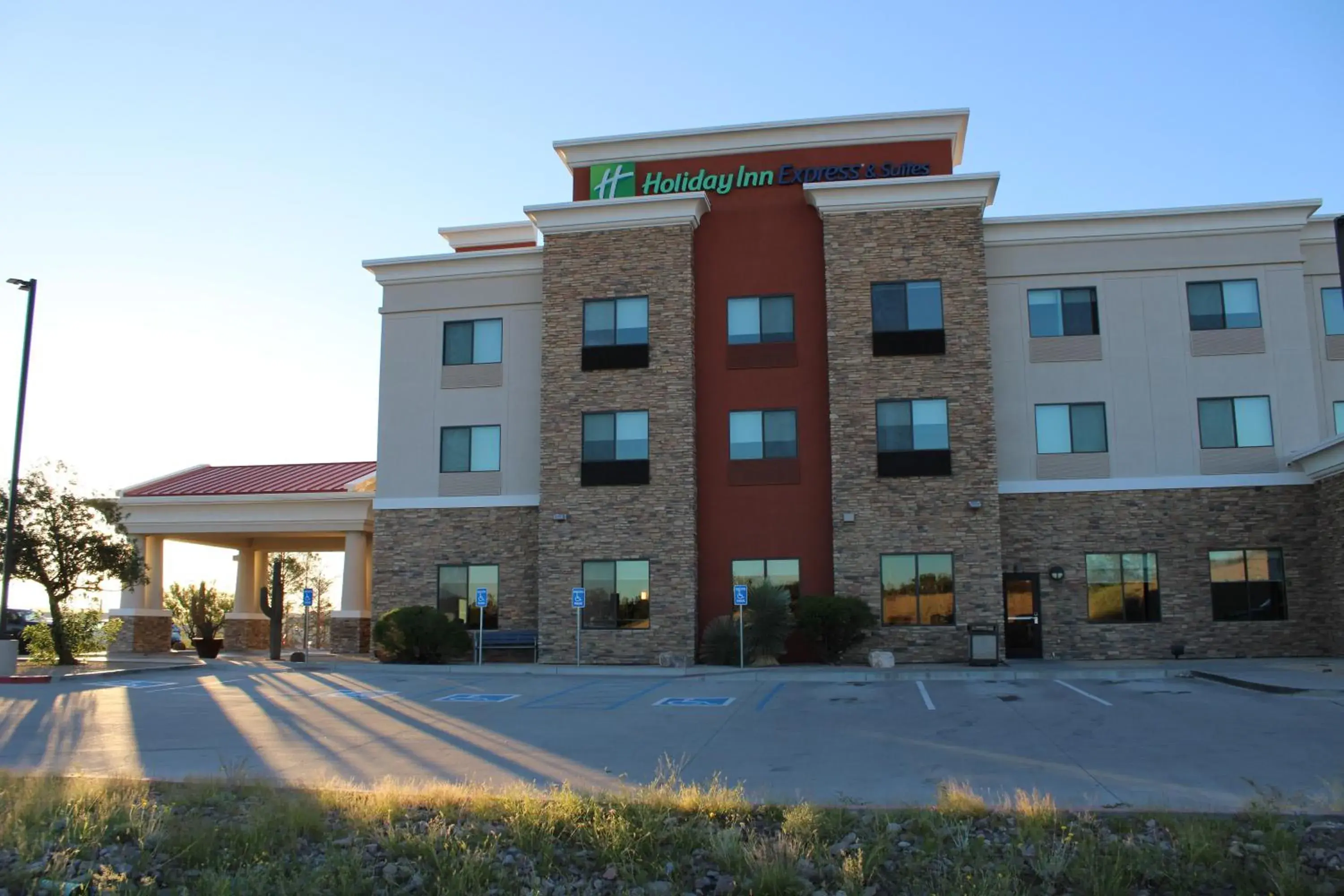 Property building in Holiday Inn Express & Suites Truth Or Consequences by IHG Property building in Holiday Inn Express & Suites Truth Or Consequences by IHG
