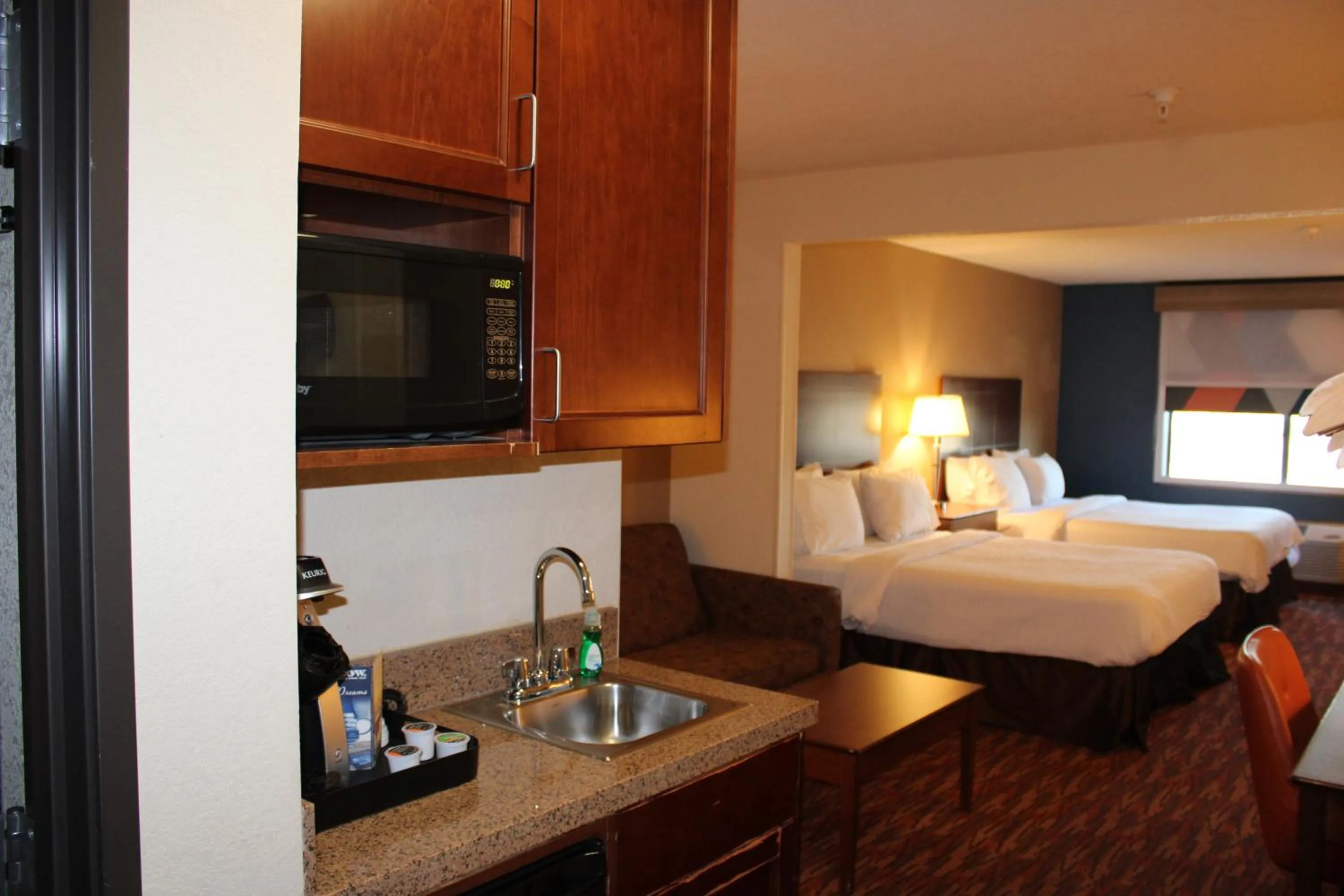 Bedroom, Bed in Holiday Inn Express & Suites Truth Or Consequences by IHG