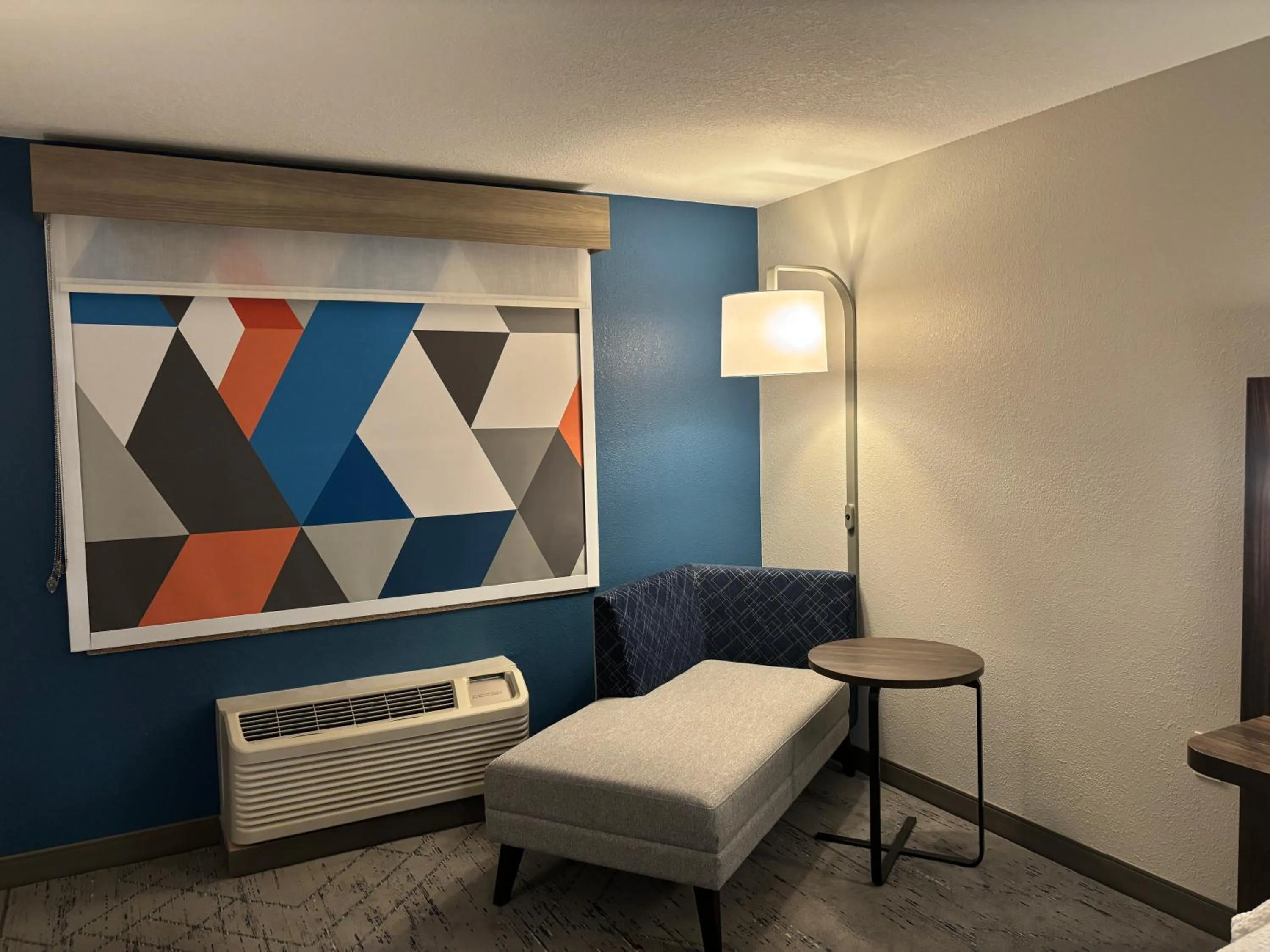 Lounge or bar in Holiday Inn Express & Suites Truth Or Consequences by IHG
