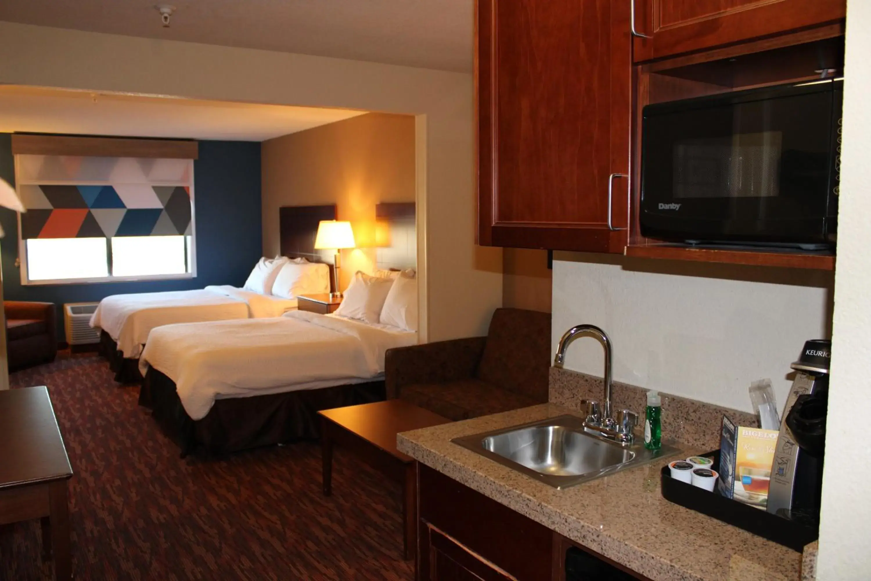 Bed in Holiday Inn Express & Suites Truth Or Consequences by IHG Bed in Holiday Inn Express & Suites Truth Or Consequences by IHG