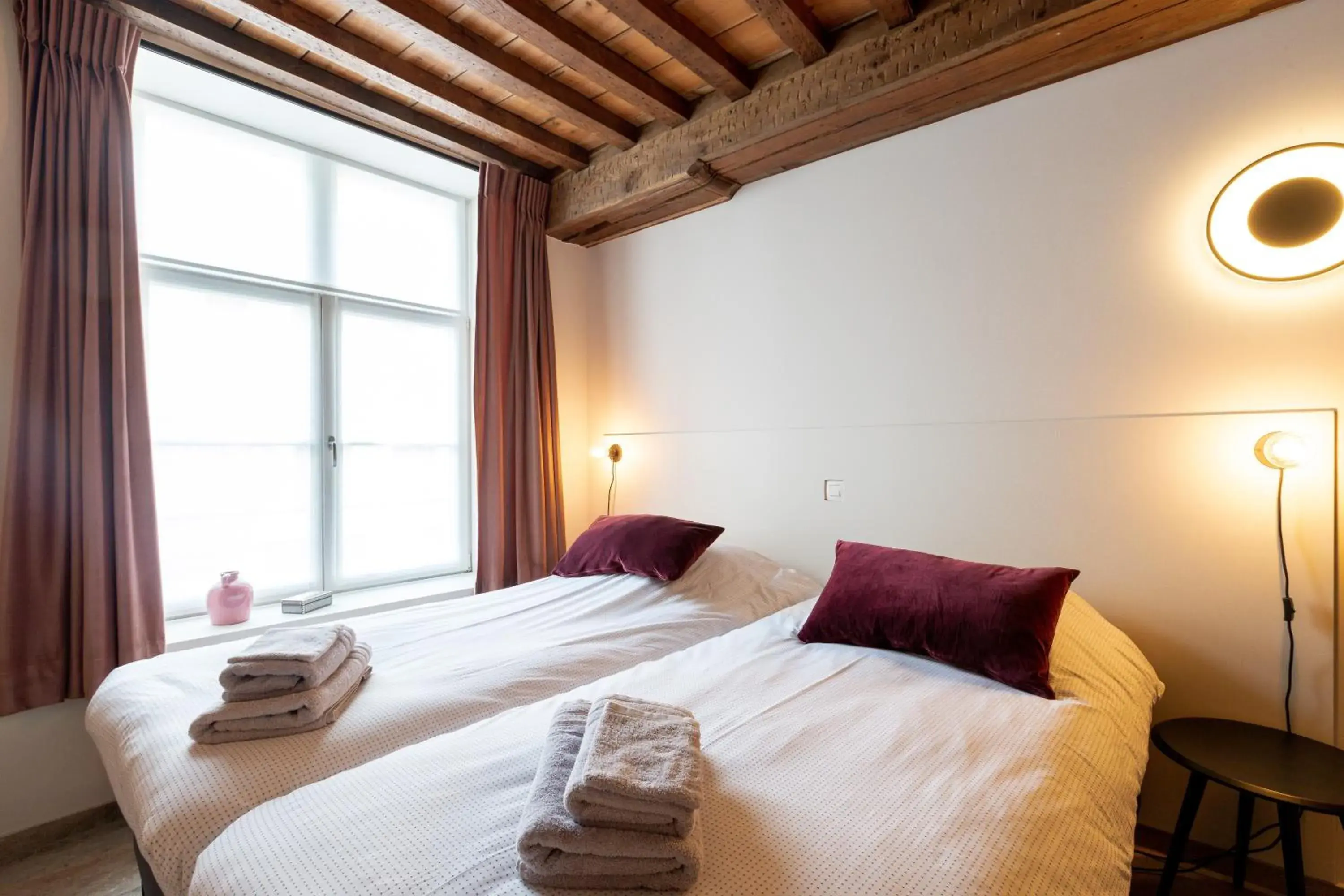 Luxury Quadruple Room in La Clé Brugge Luxury Quadruple Room in La Clé Brugge