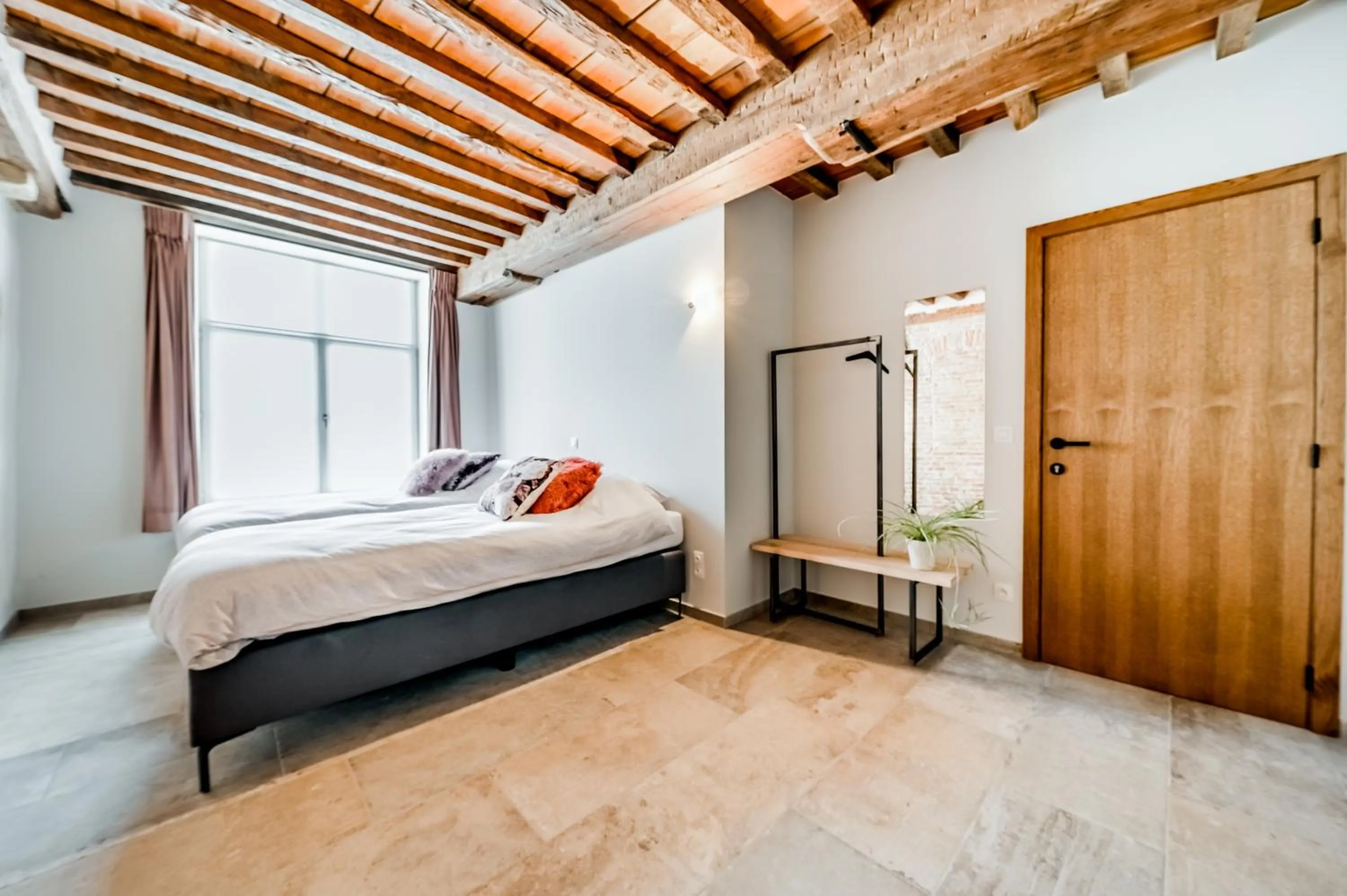 Bedroom, Bed in La Clé Brugge