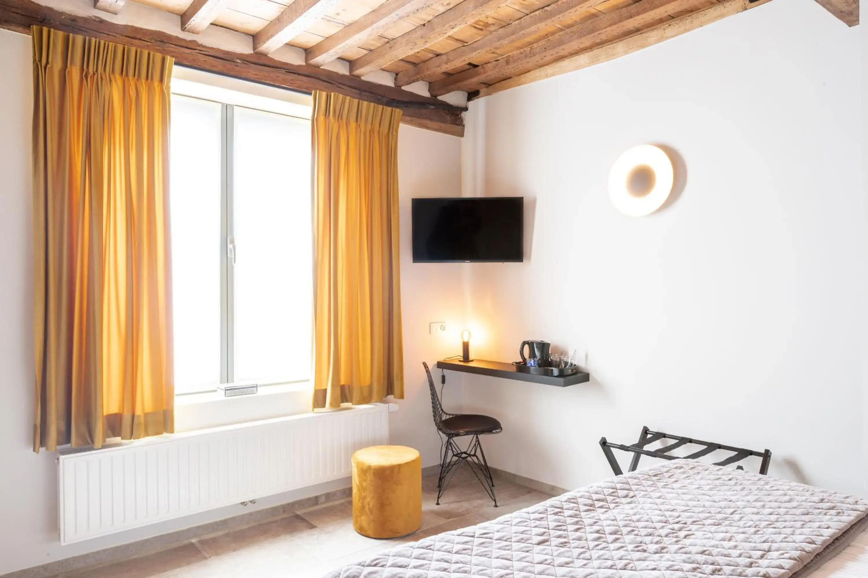 Large Double Room in La Clé Brugge Large Double Room in La Clé Brugge