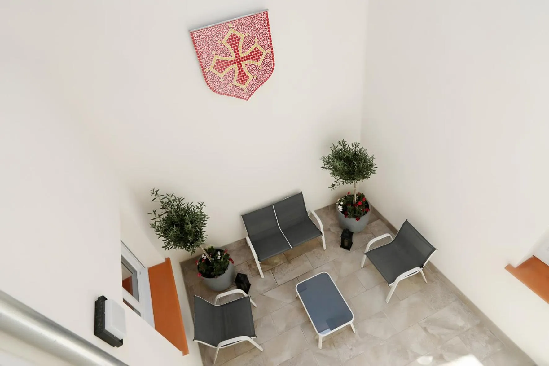 Property building in Le Porta 5