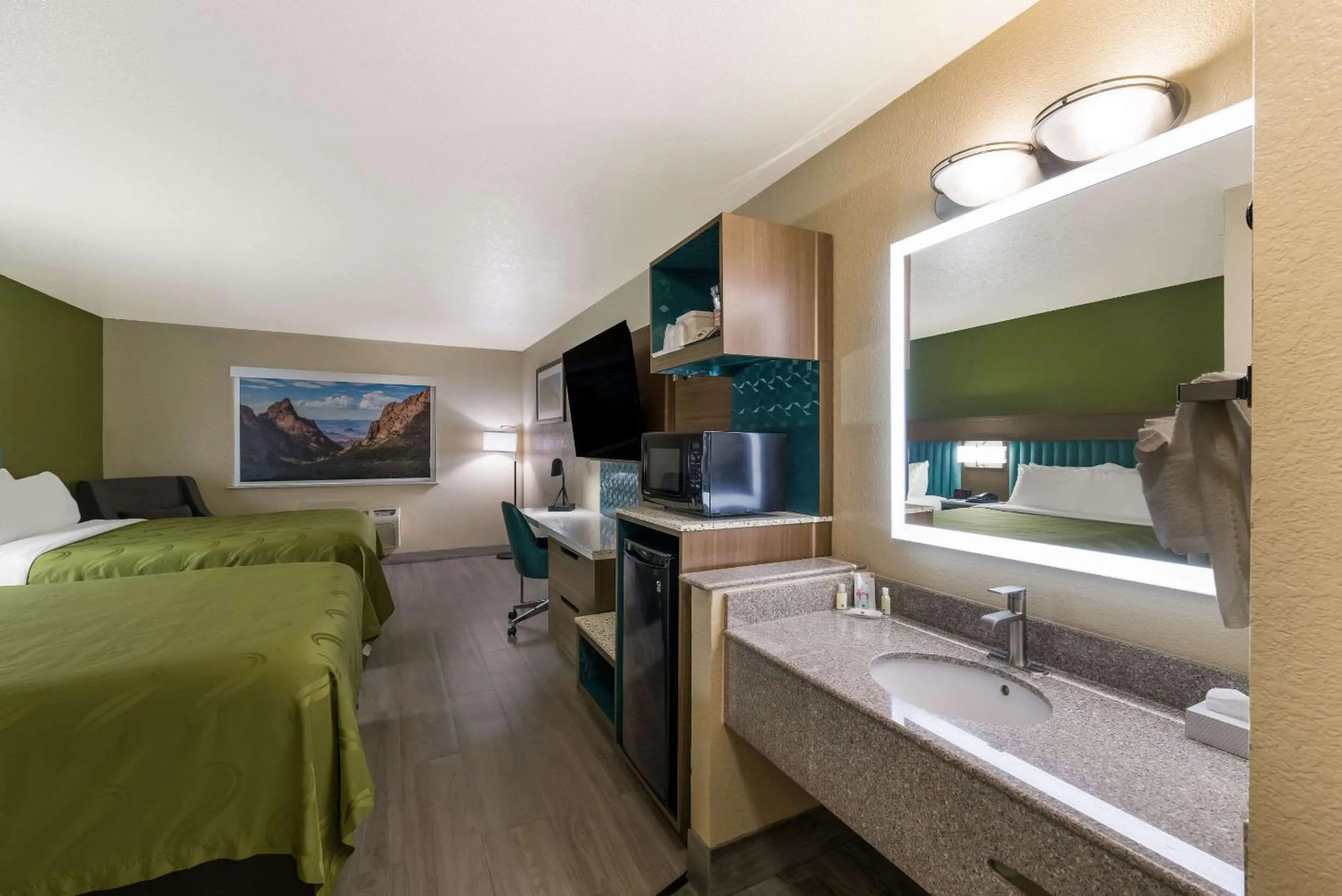 Bedroom, Bed in Quality Inn Alpine