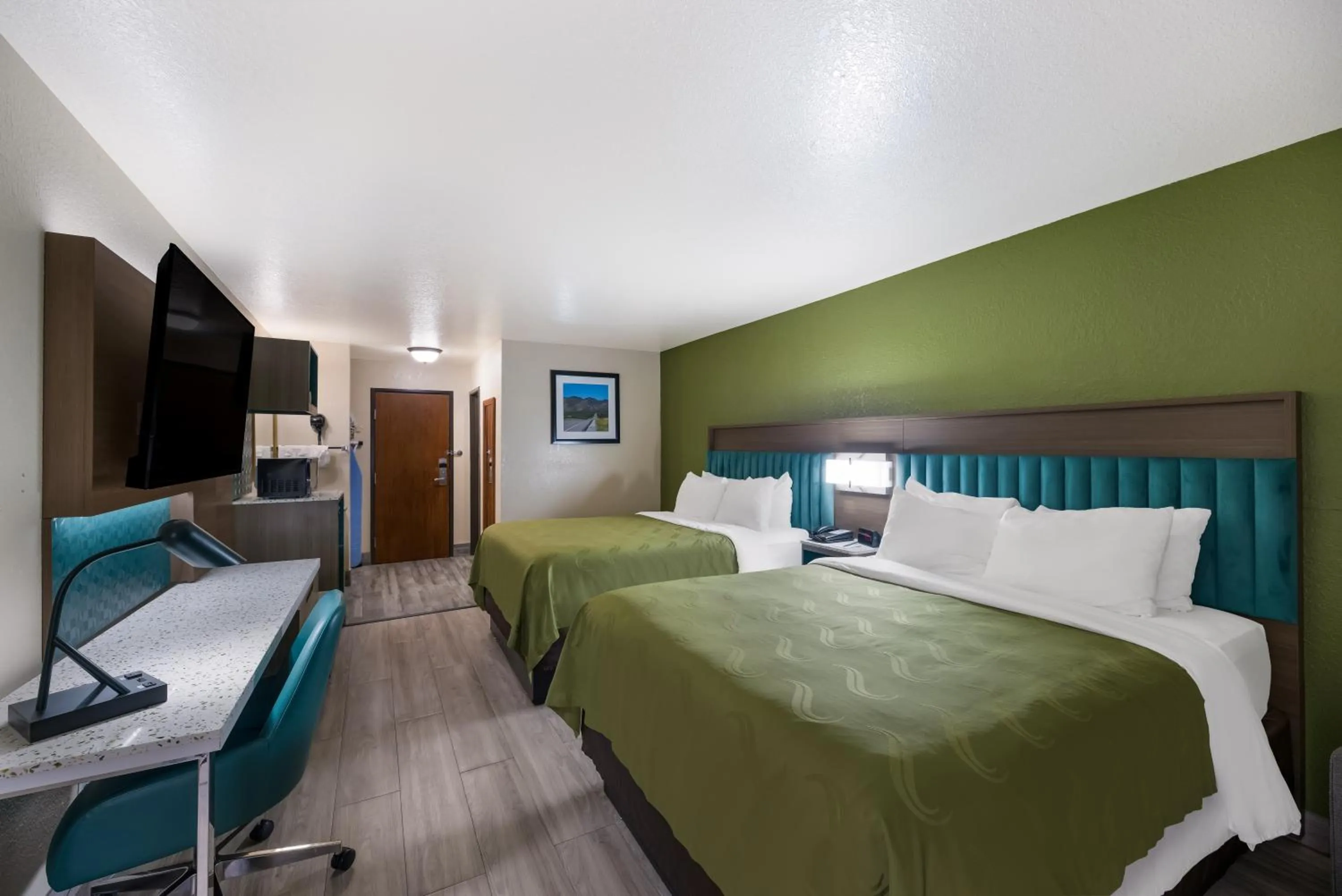 Bed in Quality Inn Alpine