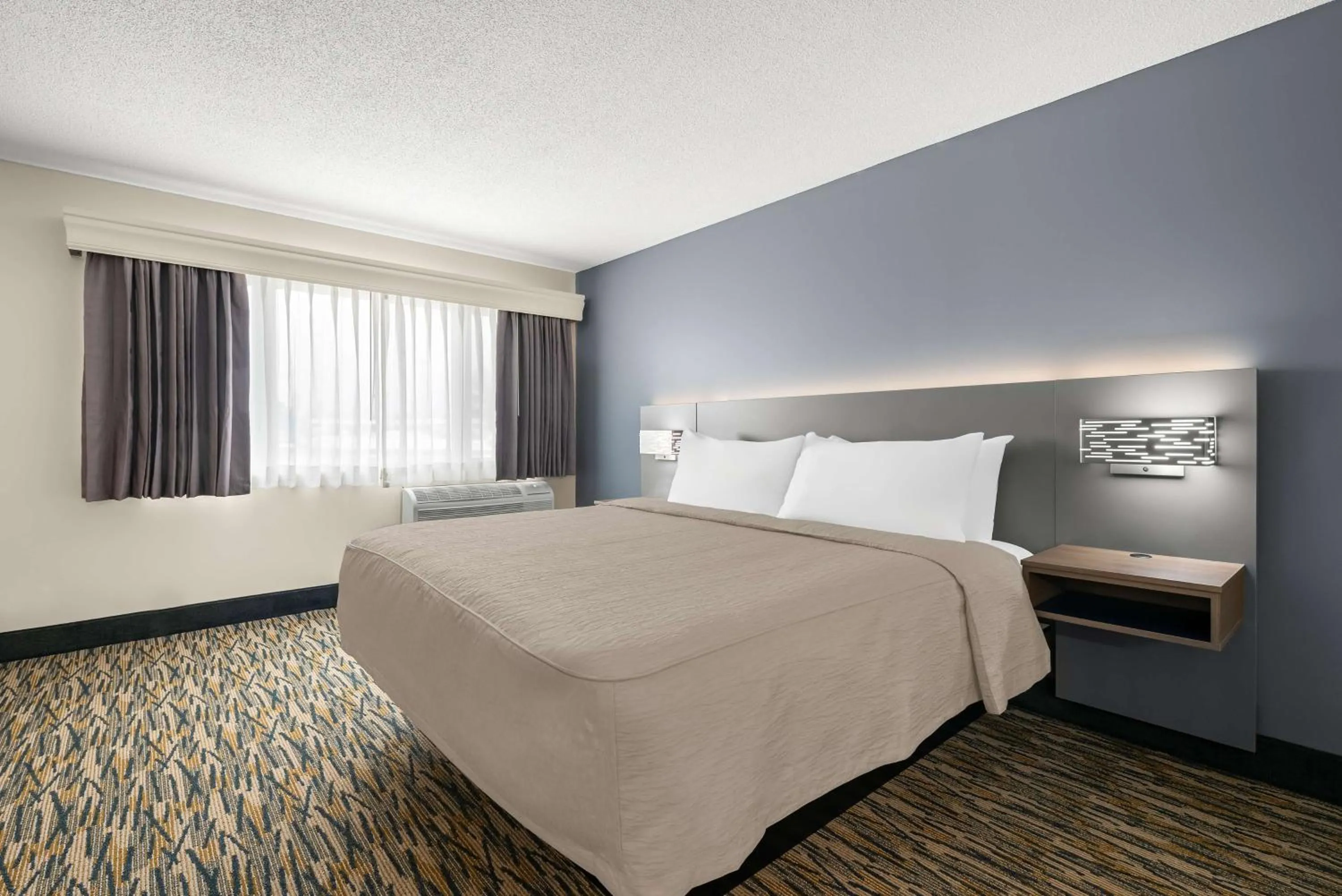 Bedroom, Bed in Best Western Inn